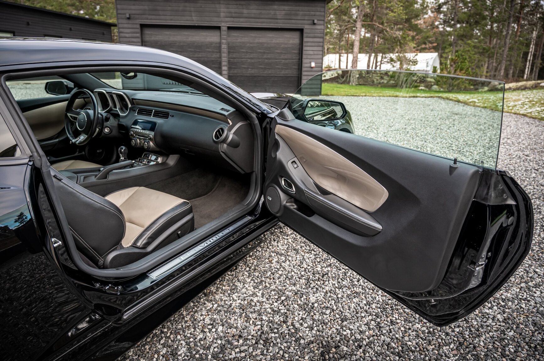 Interior image of 2010 Chevrolet Camaro SS (58)