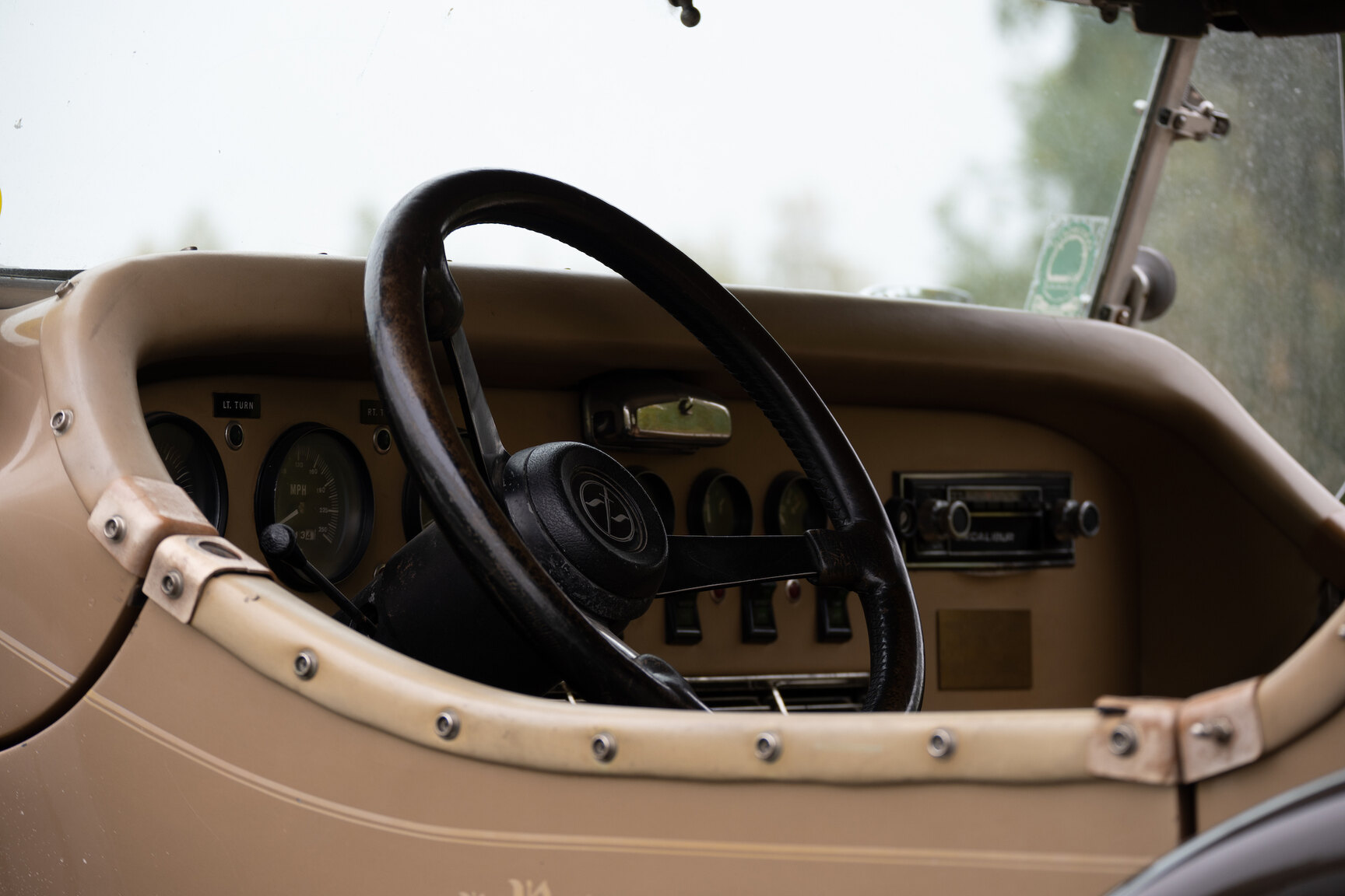 Innenraumfoto von 1975 Excalibur Phaeton series III  (30)