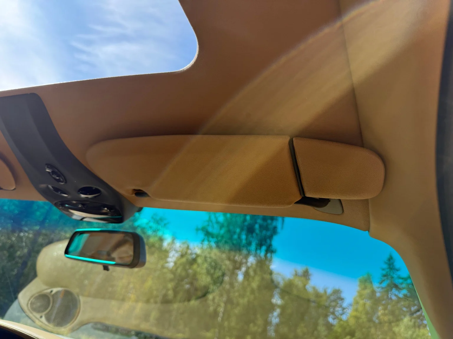 Interior image of 1998 Porsche 911 Carrera (47)