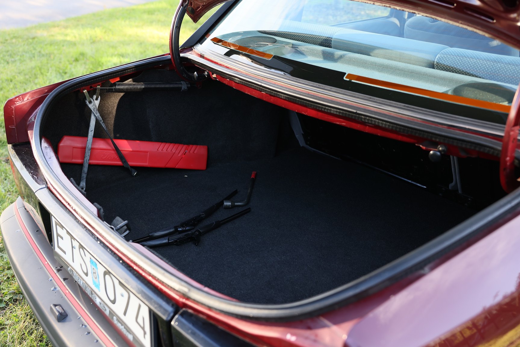 Interior image of 1991 Ford Sierra Sedan 2.0 i 4x4 