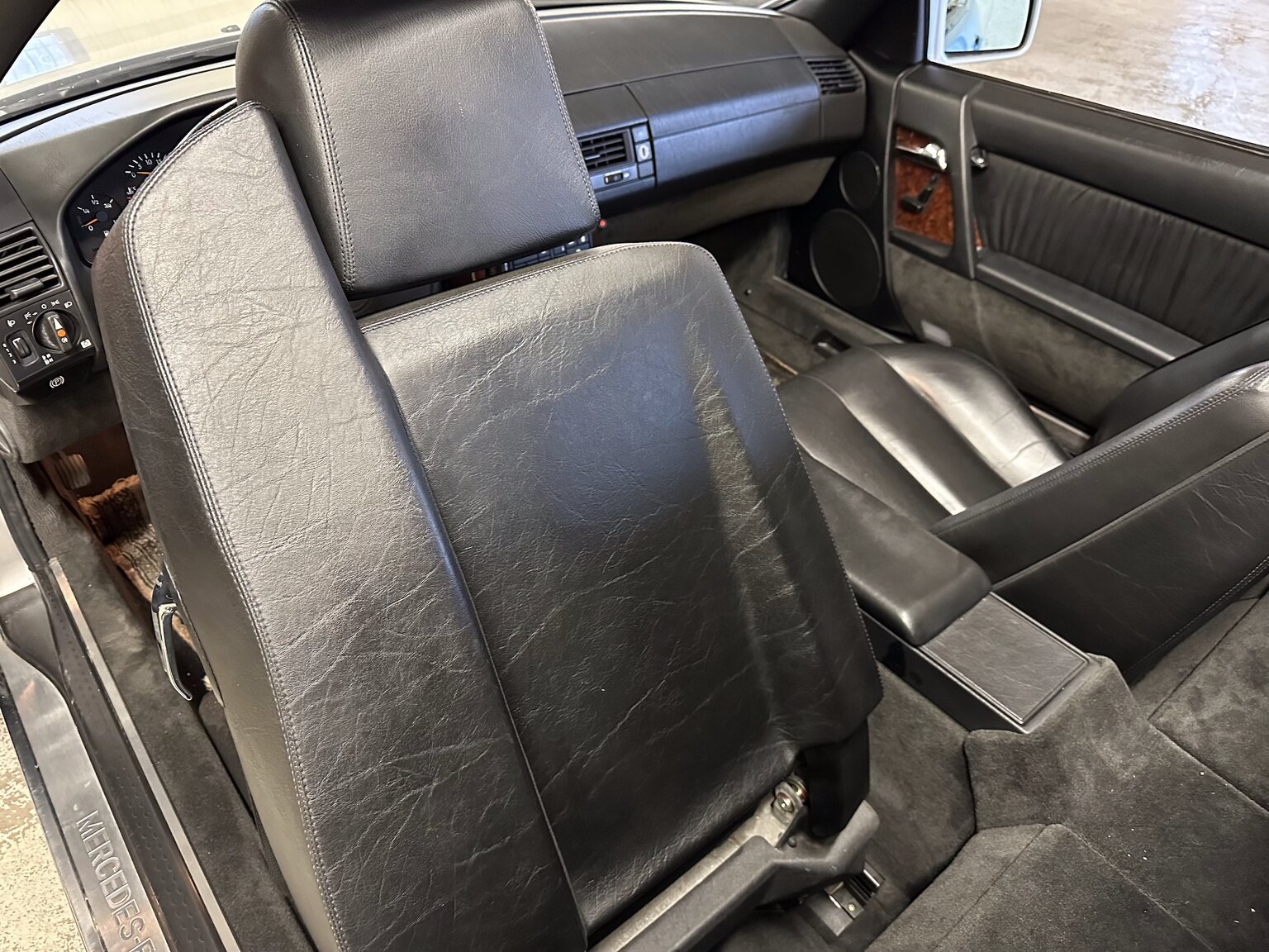 Innenraumfoto von 1993 Mercedes-Benz SL 320