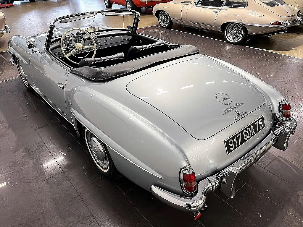 Exterior image of 1960 Mercedes 190 SL (4)