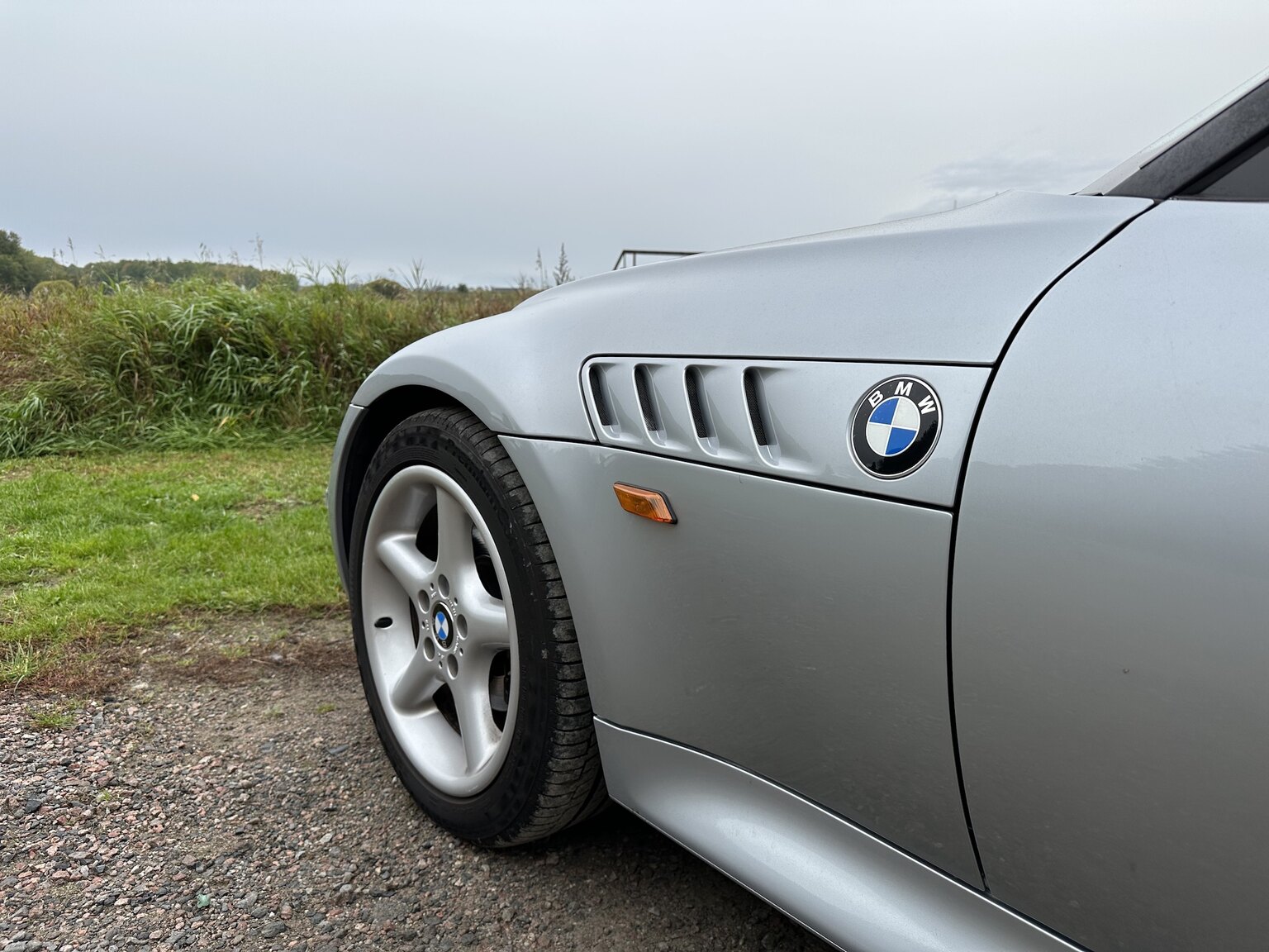 Exterior image of 1997 BMW Z3 2.8 Roadster