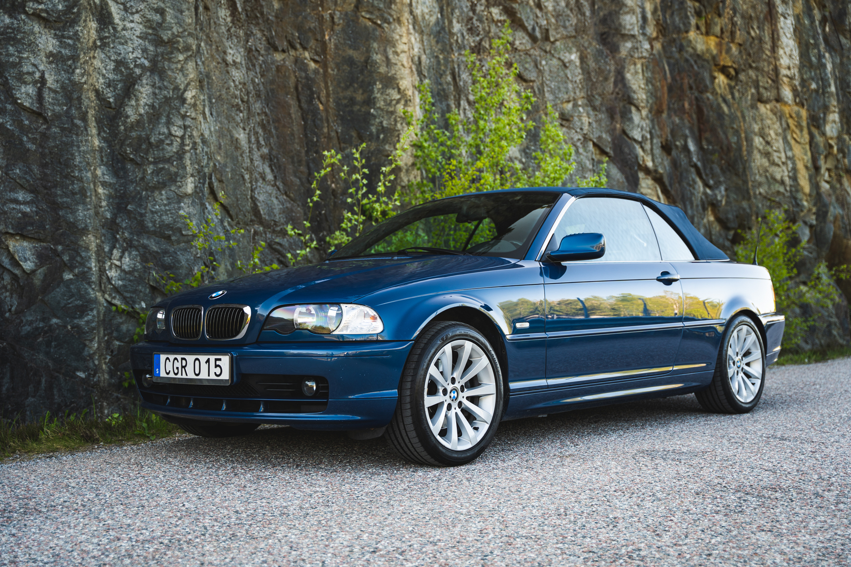 Exterior image of 2001 BMW E46 325 Cabriolet (8)
