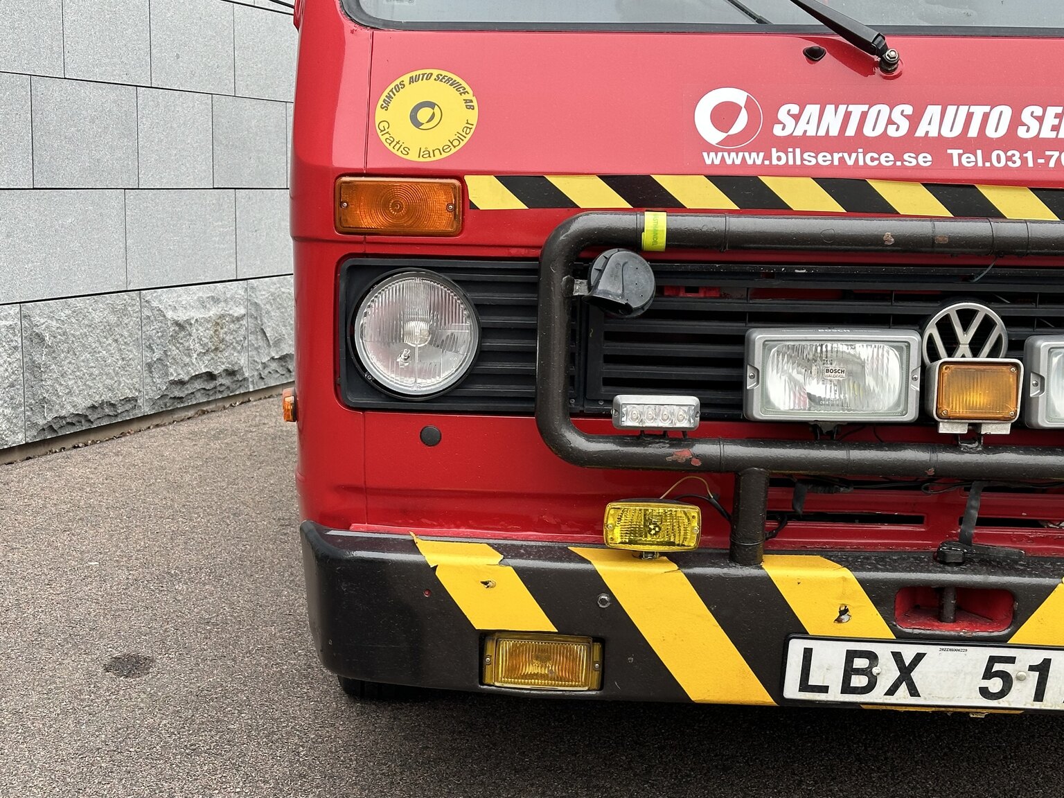 Exteriörbild på 1983 Volkswagen LT46 bärgare (5)