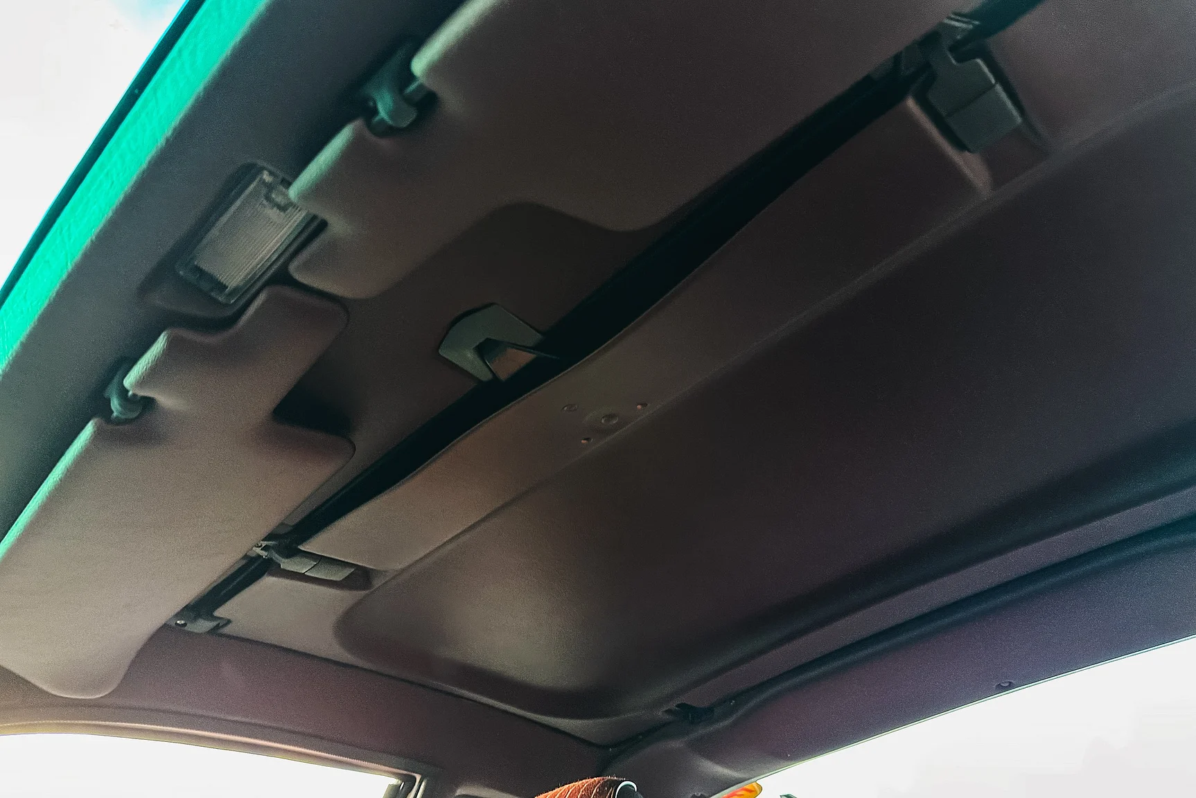 Interior image of 1986 Porsche 944R (28)