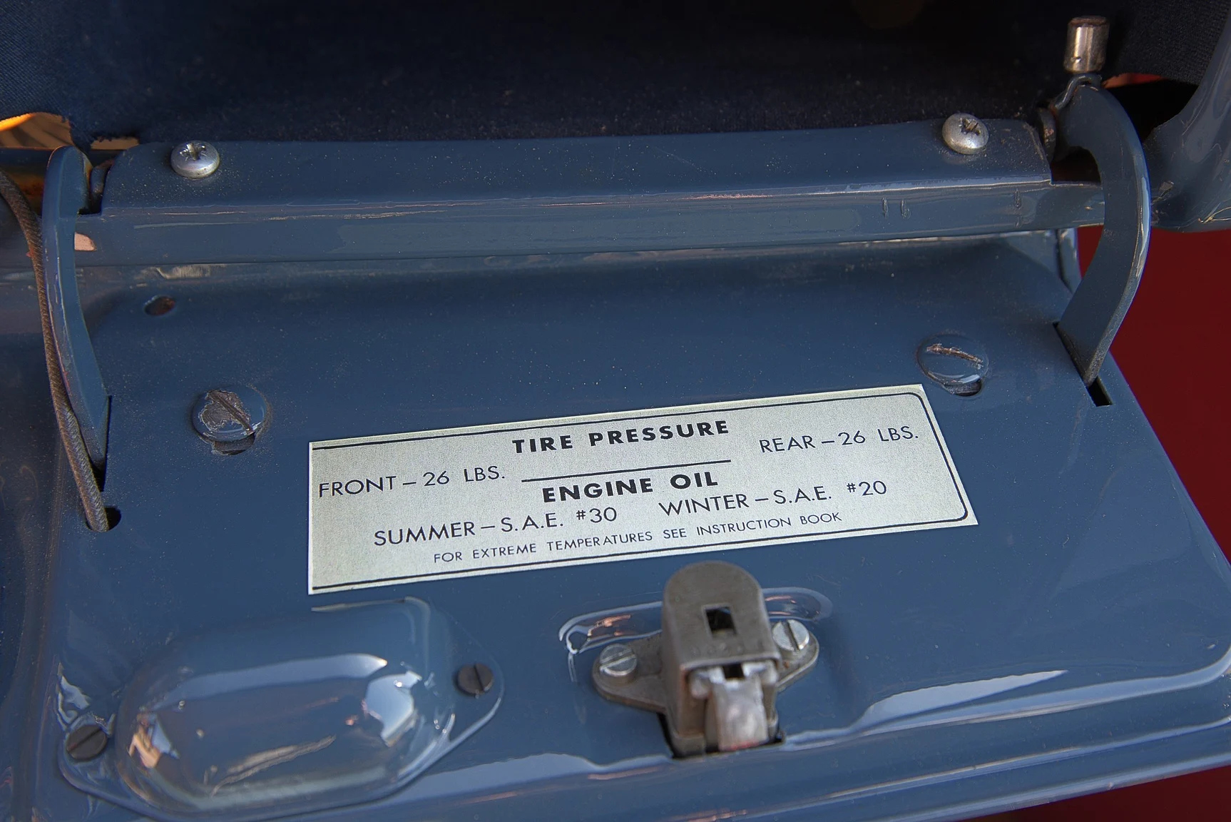 Image of 1947 Lincoln Continental CoupÉ / 1946 (8) mechanics