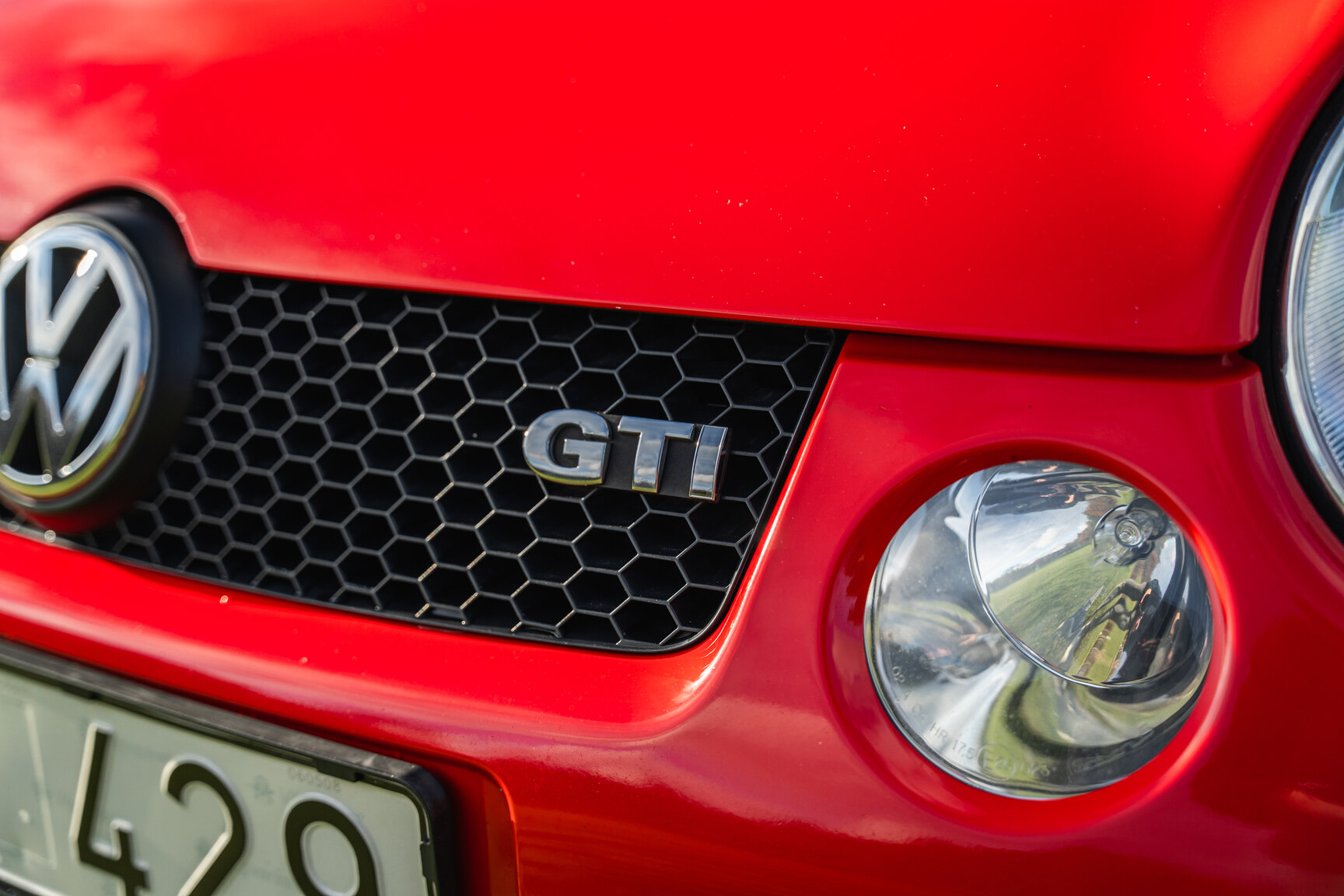 Exterior image of 2001 VW Lupo GTI