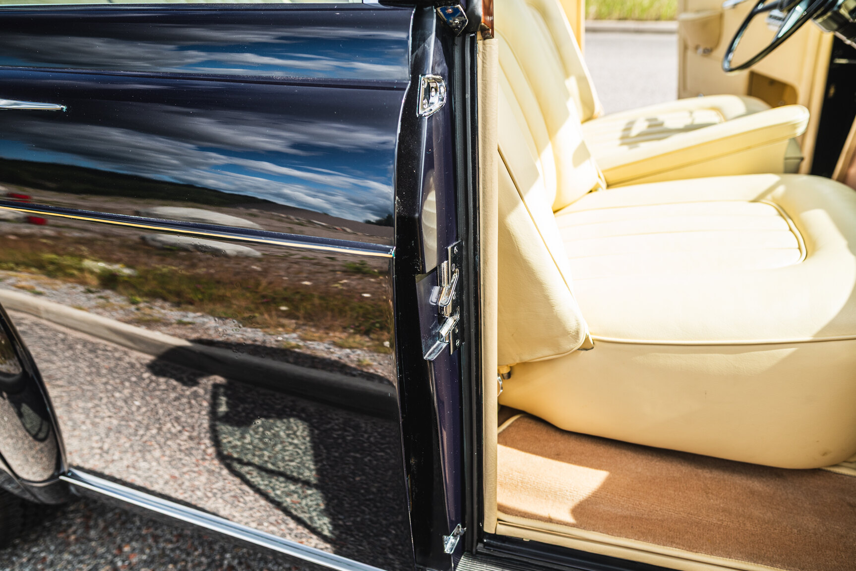 Interior image of 1960 Bentley S2 Continental 