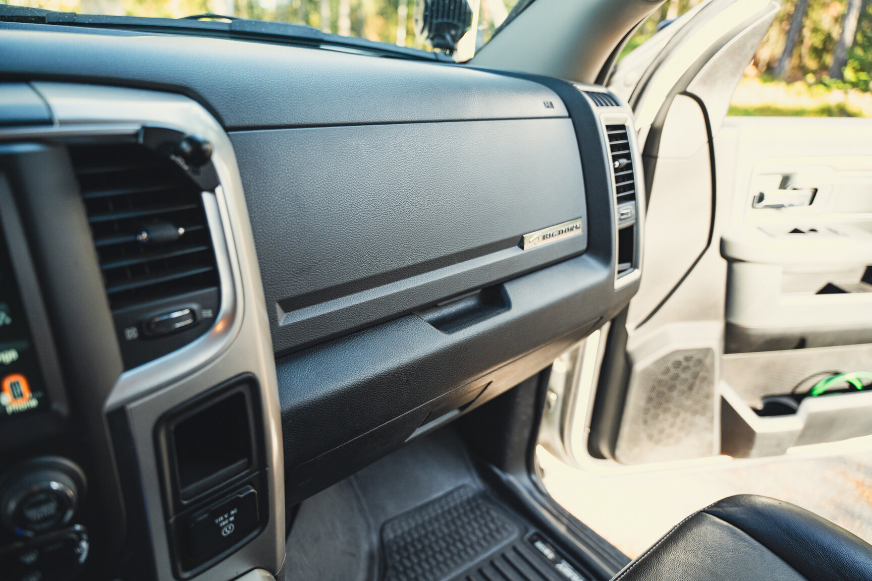 Interiörbild 2017 Dodge Ram 1500 AEV (40)