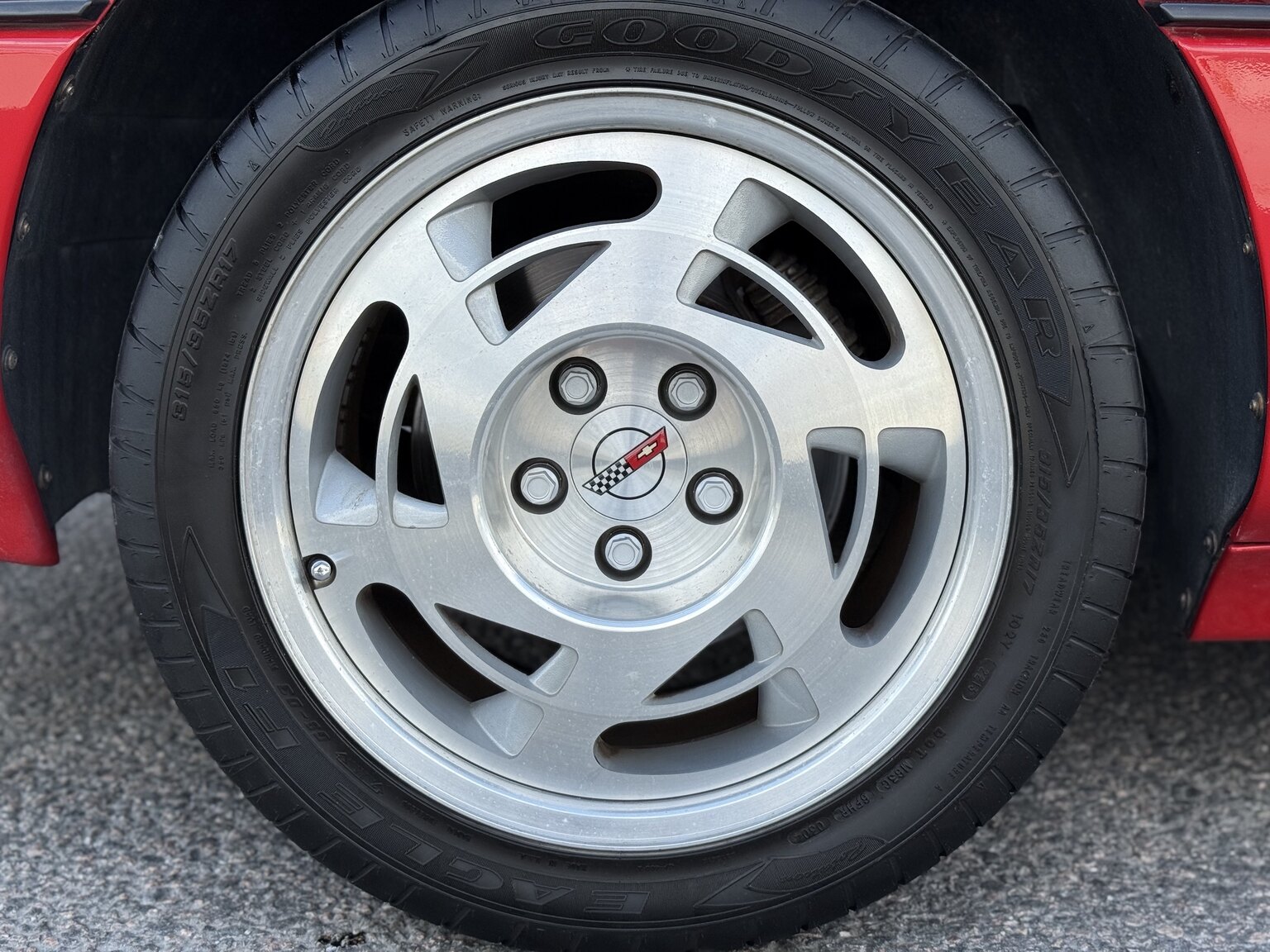 Exterior image of 1990 Chevrolet Corvette ZR-1 Targa