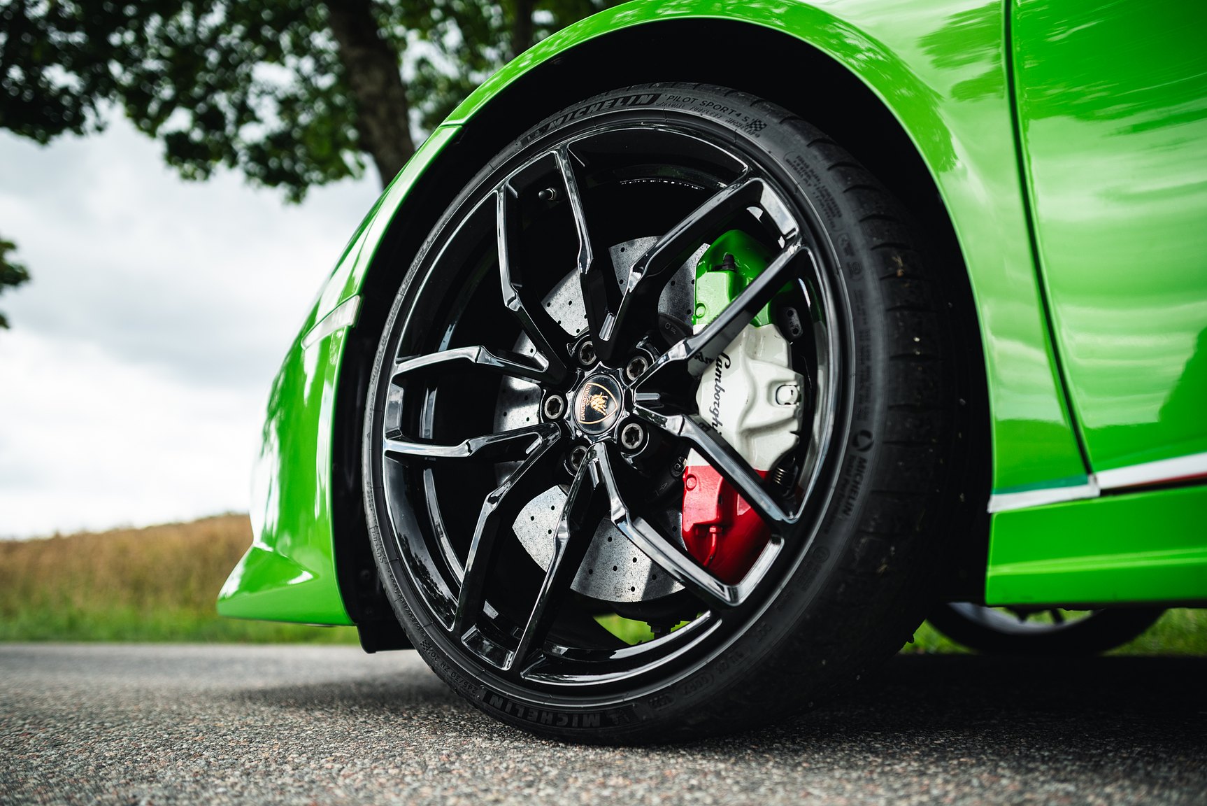 Exterior image of 2016 Lamborghini Huracan LP-610-4