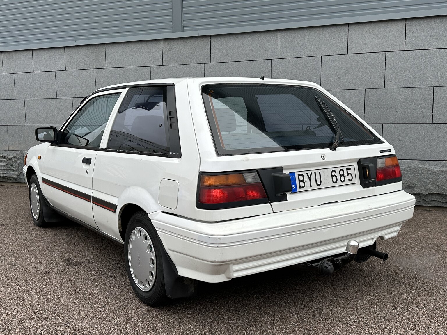 Exterior image of 1988 Nissan Sunny (35)