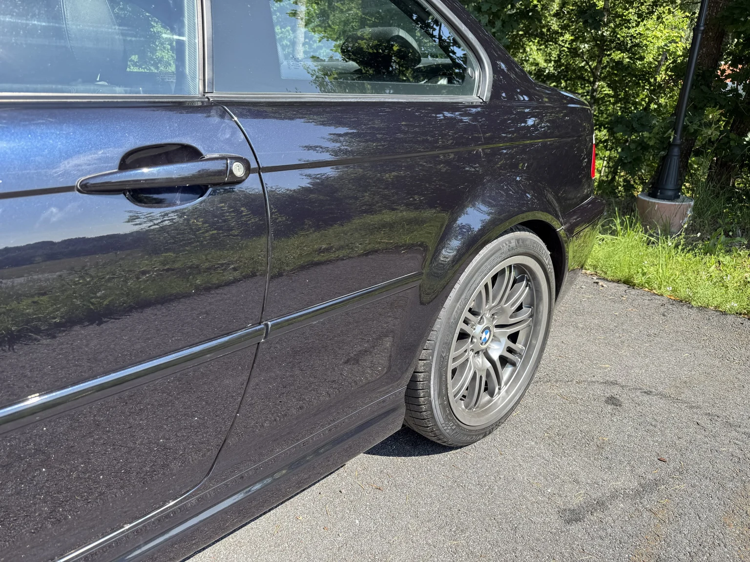 Exterior image of 2004 BMW M3 Coupé (26)