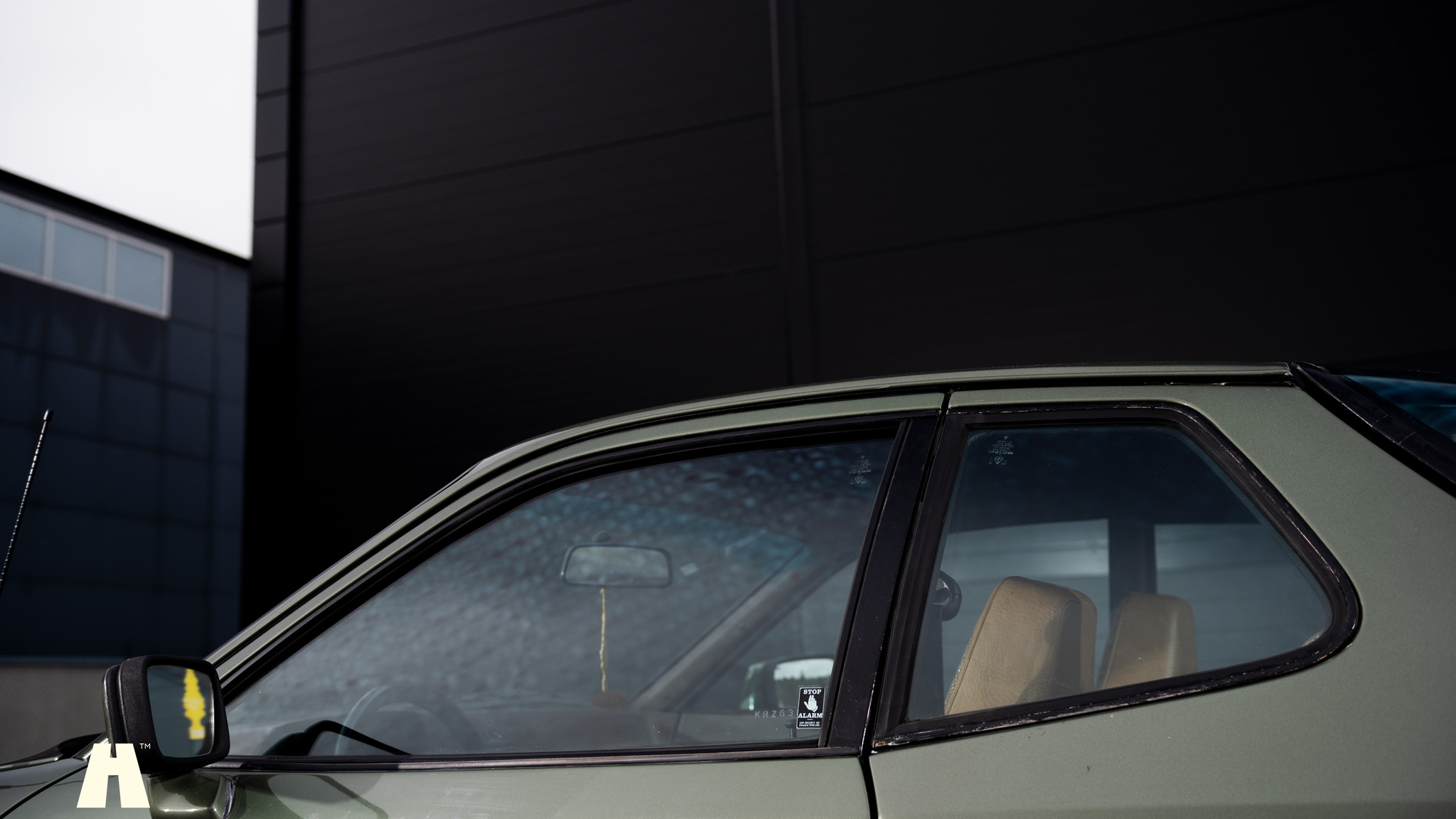 Exterior image of 1981 Porsche 924 (71)