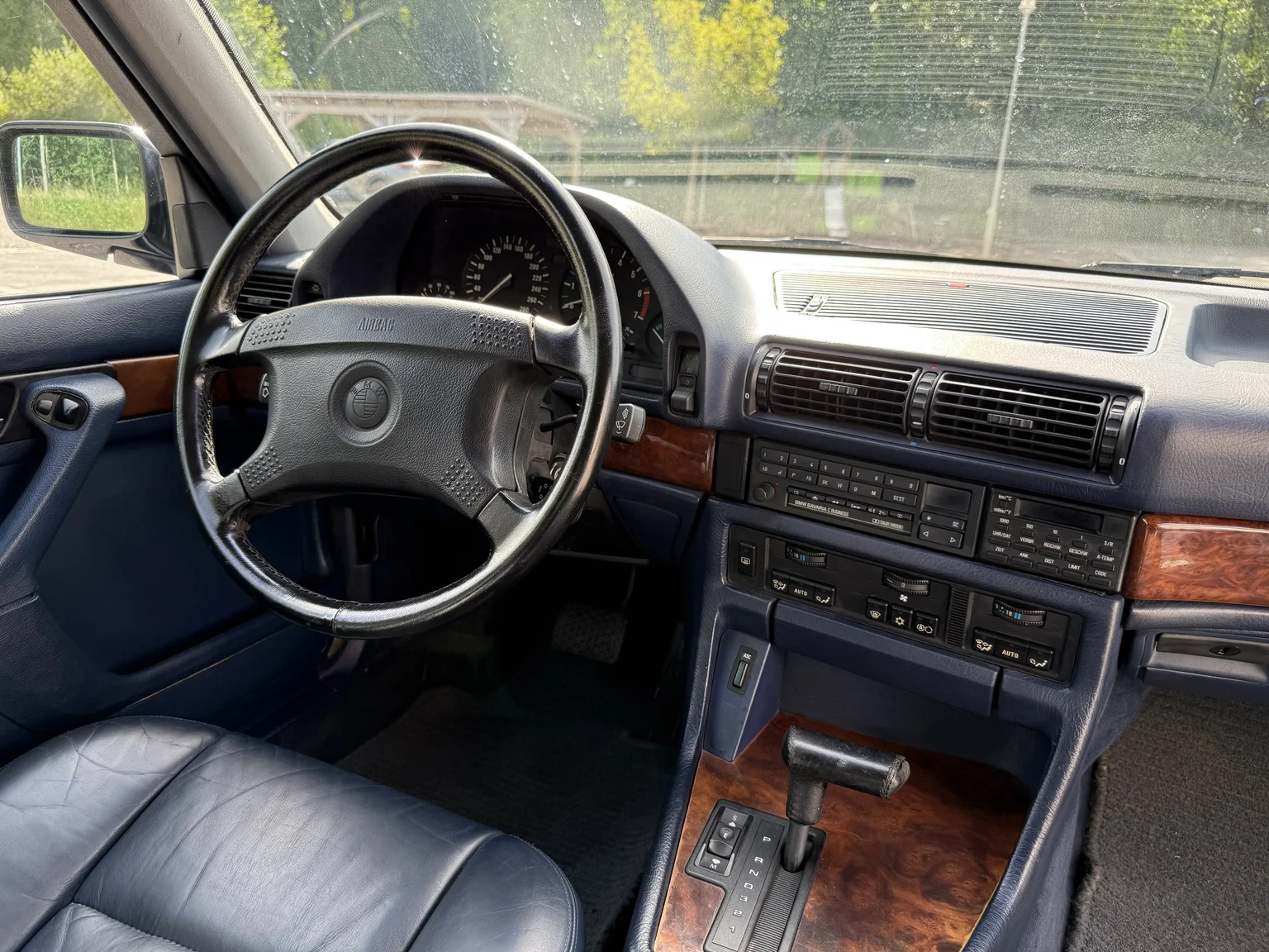 Innenraumfoto von 1990 BMW 750i (102)