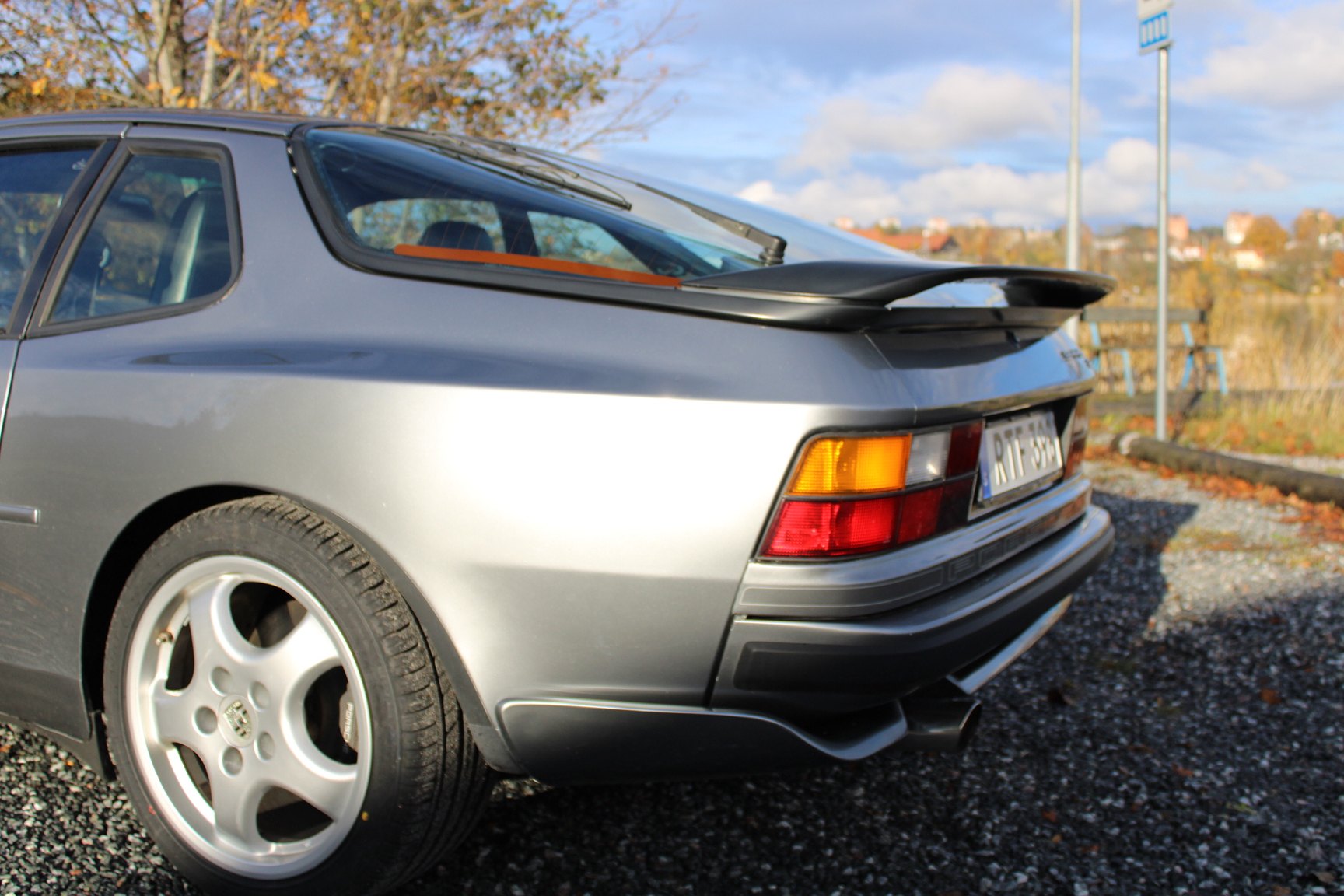Exterior image of 1991 PORSCHE 944 S2