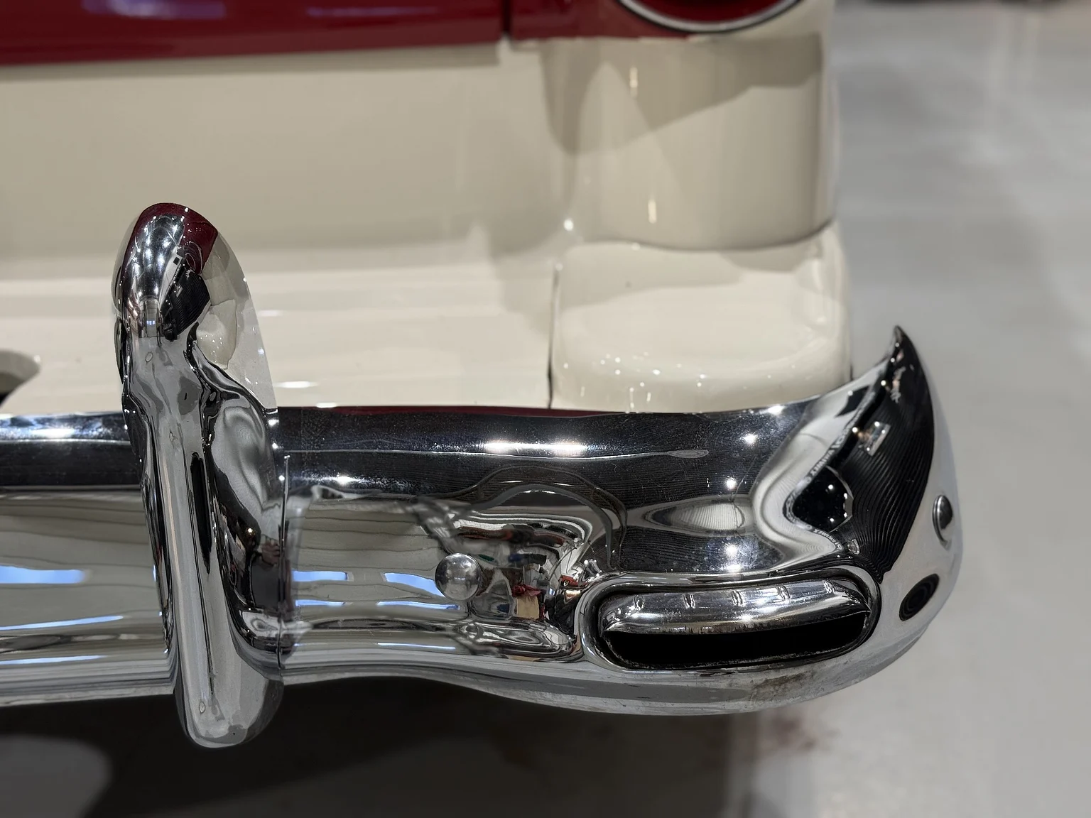 Aussenfoto 1956 Ford Fairlane Sunliner V8 5.1 (67)