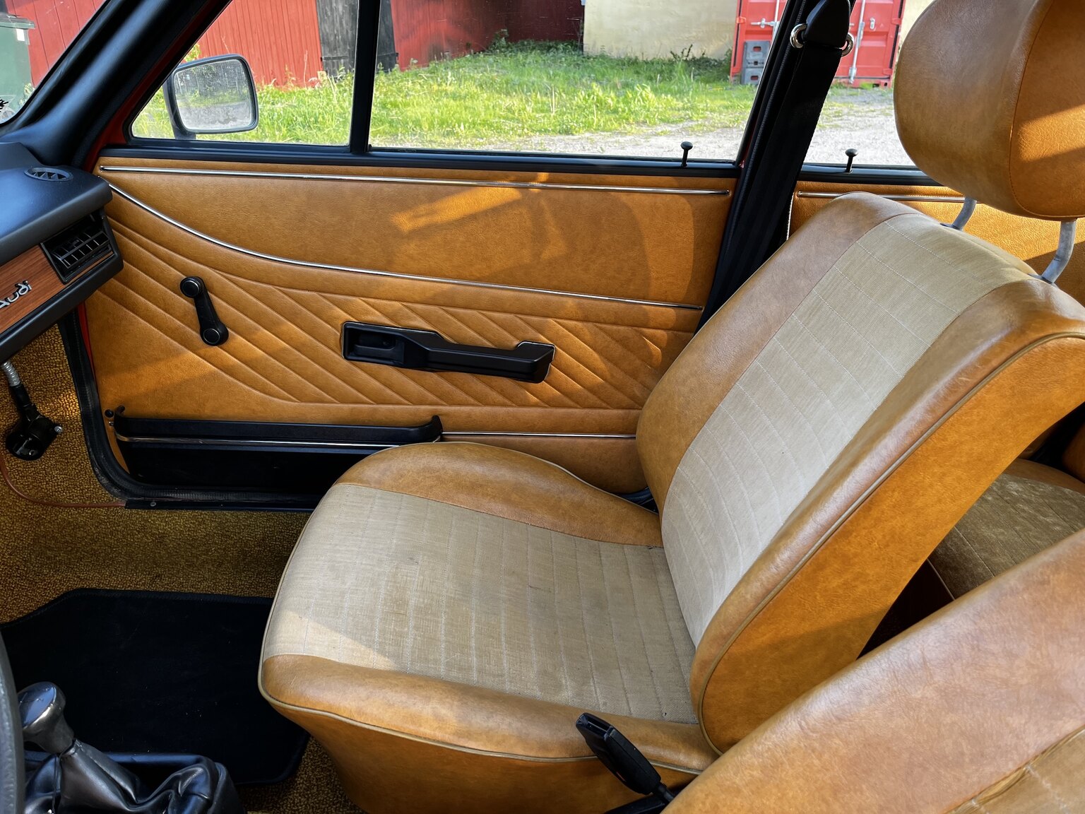 Interior image of 1976 Audi 80 GL B1 