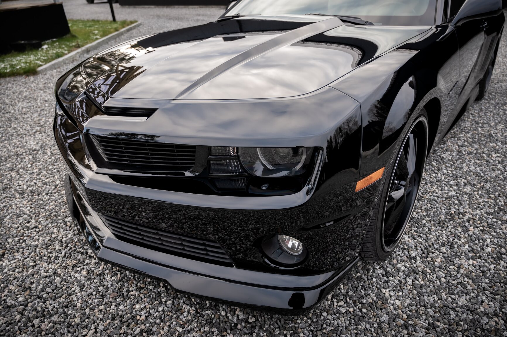 Exterior image of 2010 Chevrolet Camaro SS (28)