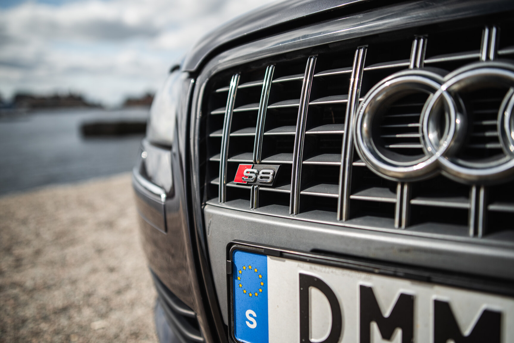 Exterior image of 2009 Audi S8 5.2 V10 FSI Quattro