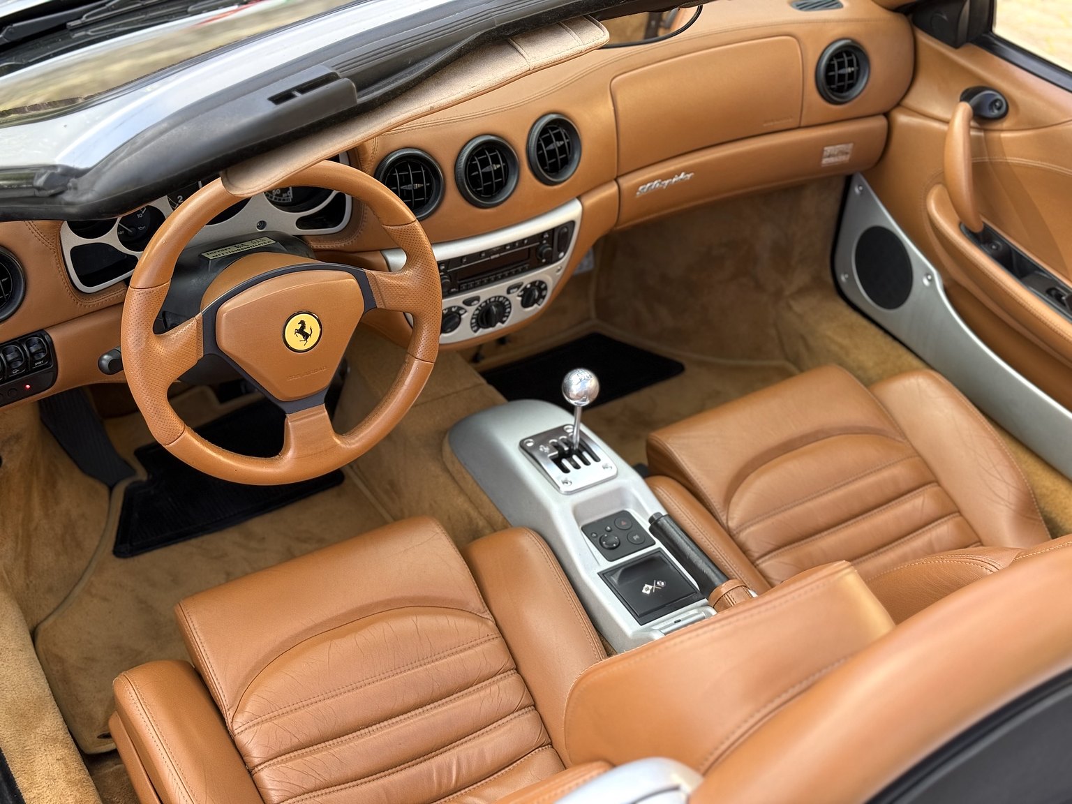 Innenraumfoto von 2001 Ferrari 360 Spider