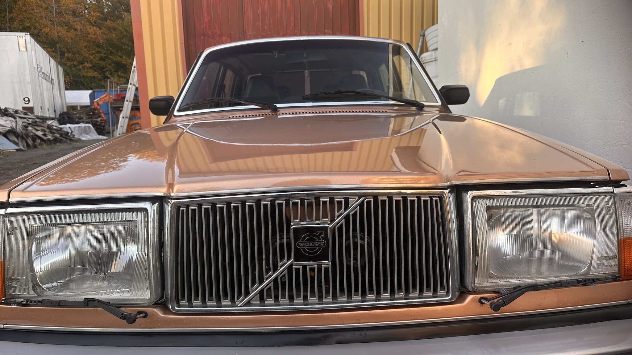Exteriörbild på 1981 Volvo 244 GLE D6