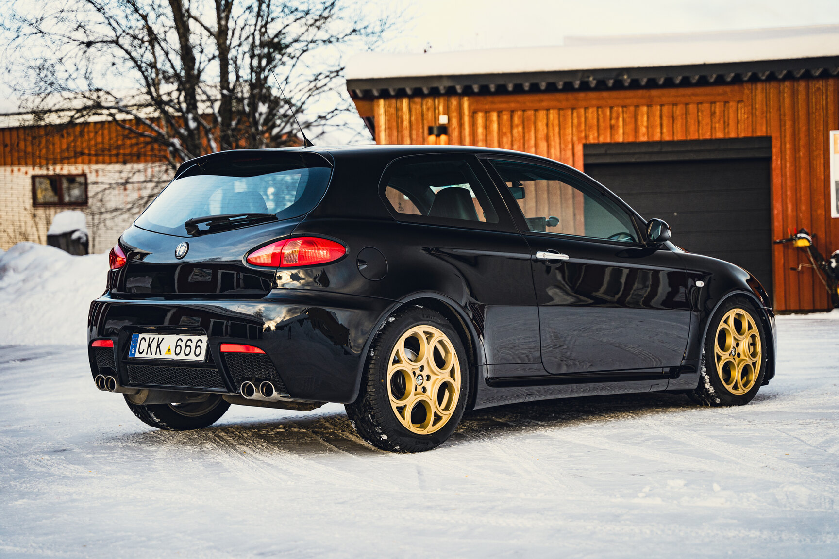 Exteriörbild på 2003 Alfa Romeo 147 GTA