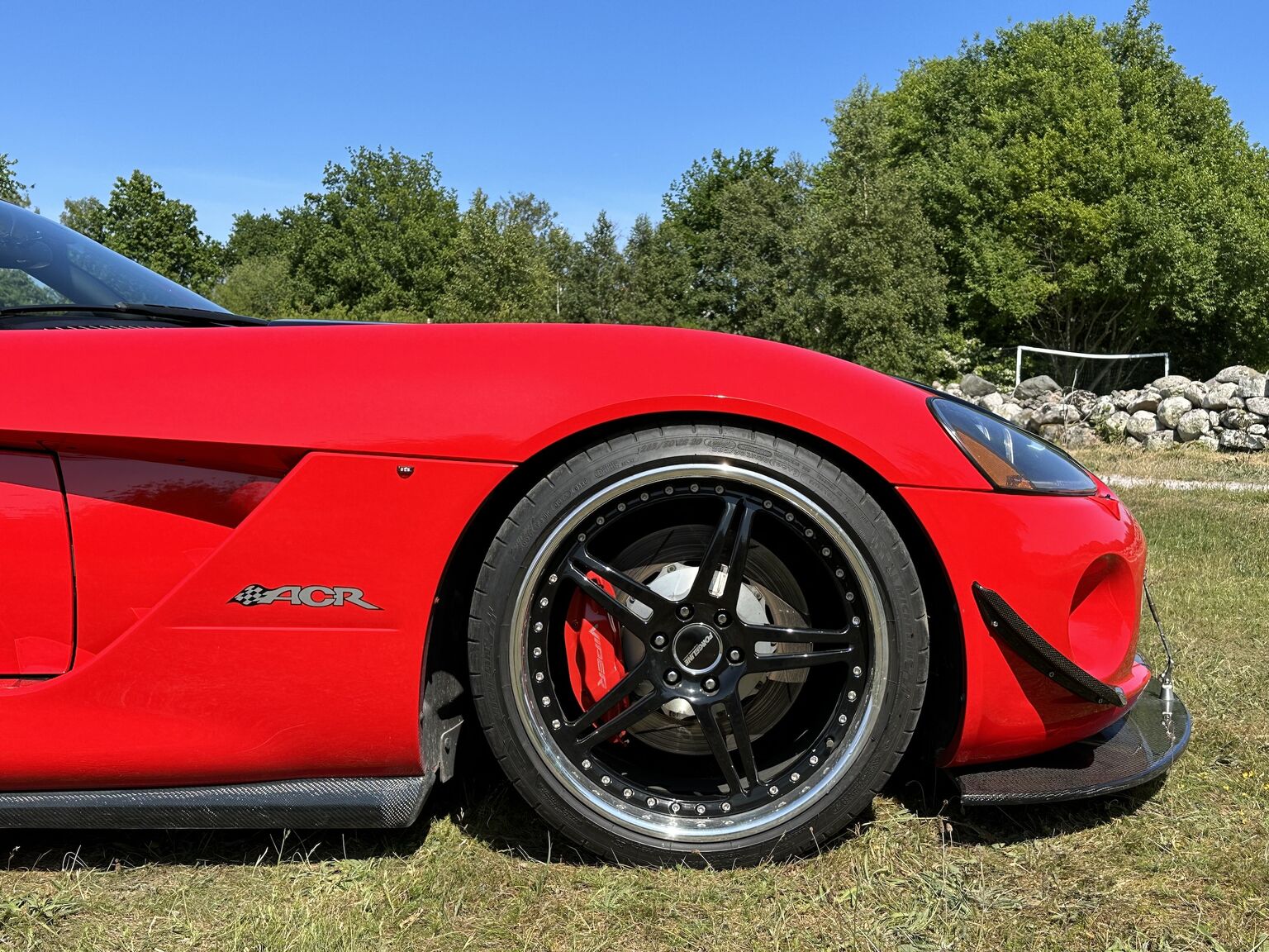 Exterior image of 2004 Dodge Viper SRT-10 (60)