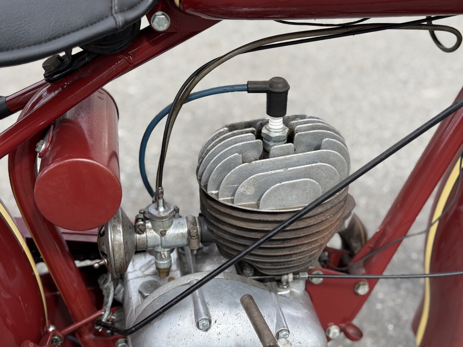 Image of 1953 Huskvarna Modell 30 mechanics