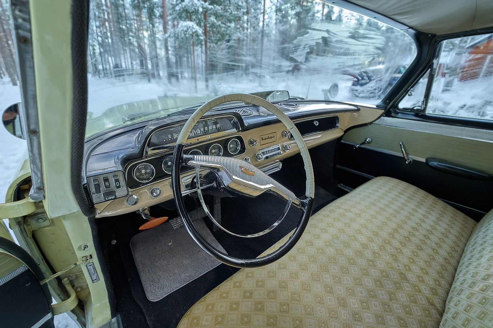 Interiörbild 1957 Dodge Royal (30)