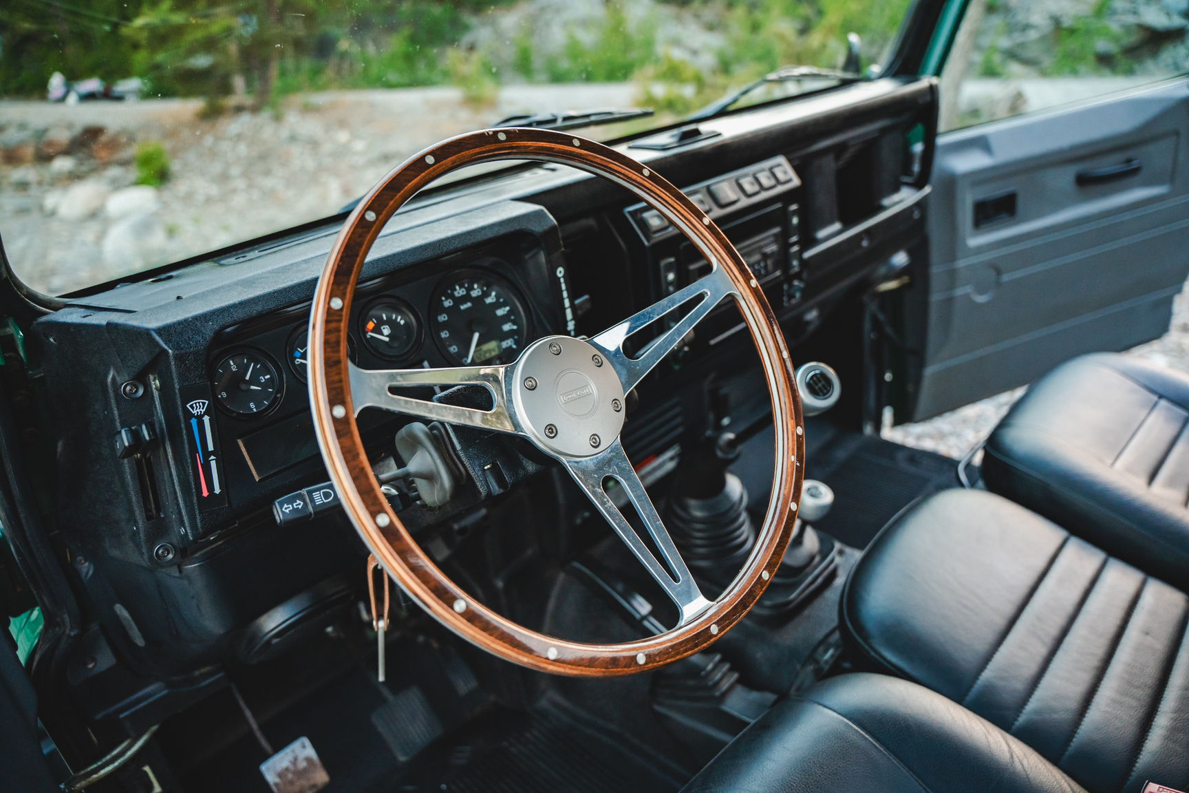Interior image of 2003 Land Rover Defender TD5 90 Pickup (22)