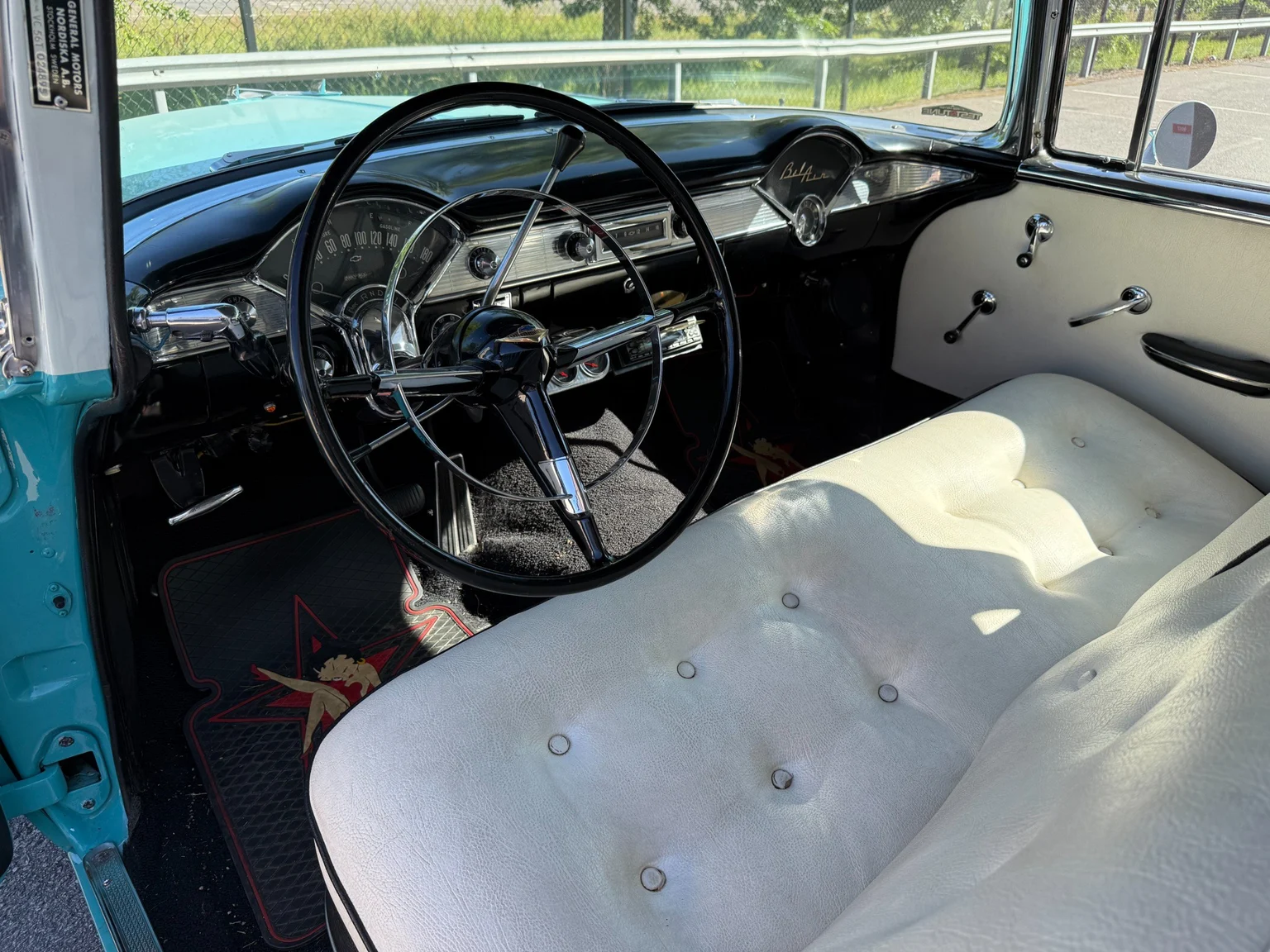 Innenraumfoto von 1956 Chevrolet Bel Air Sport Coupé LT1 – NO RESERVE (1)