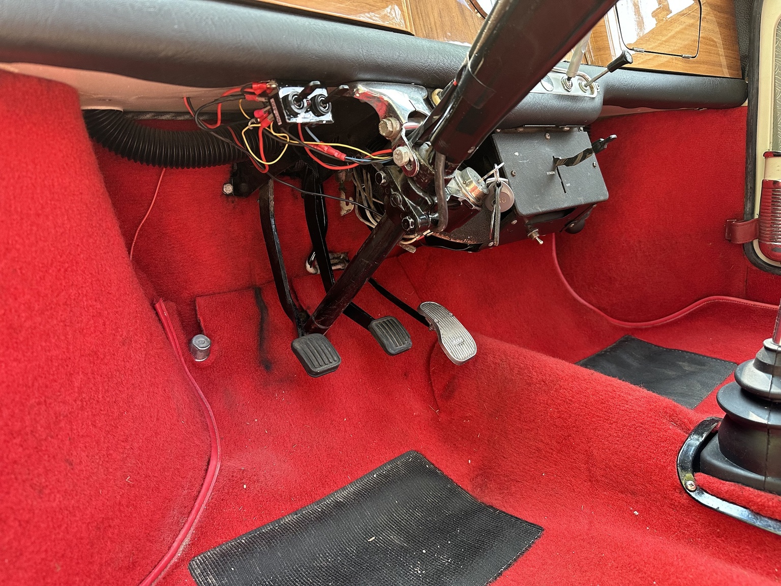 Interior image of 1966 BMC Cooper (4)