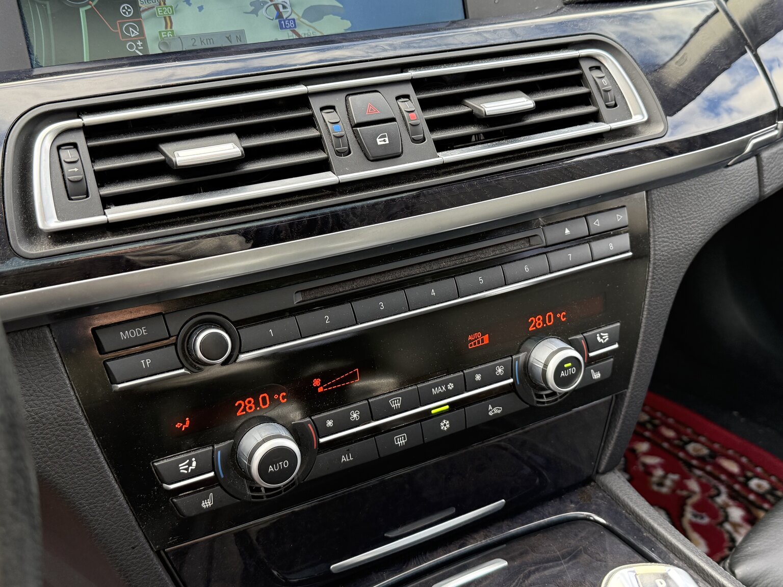 Innenraumfoto von 2009 BMW 750Li