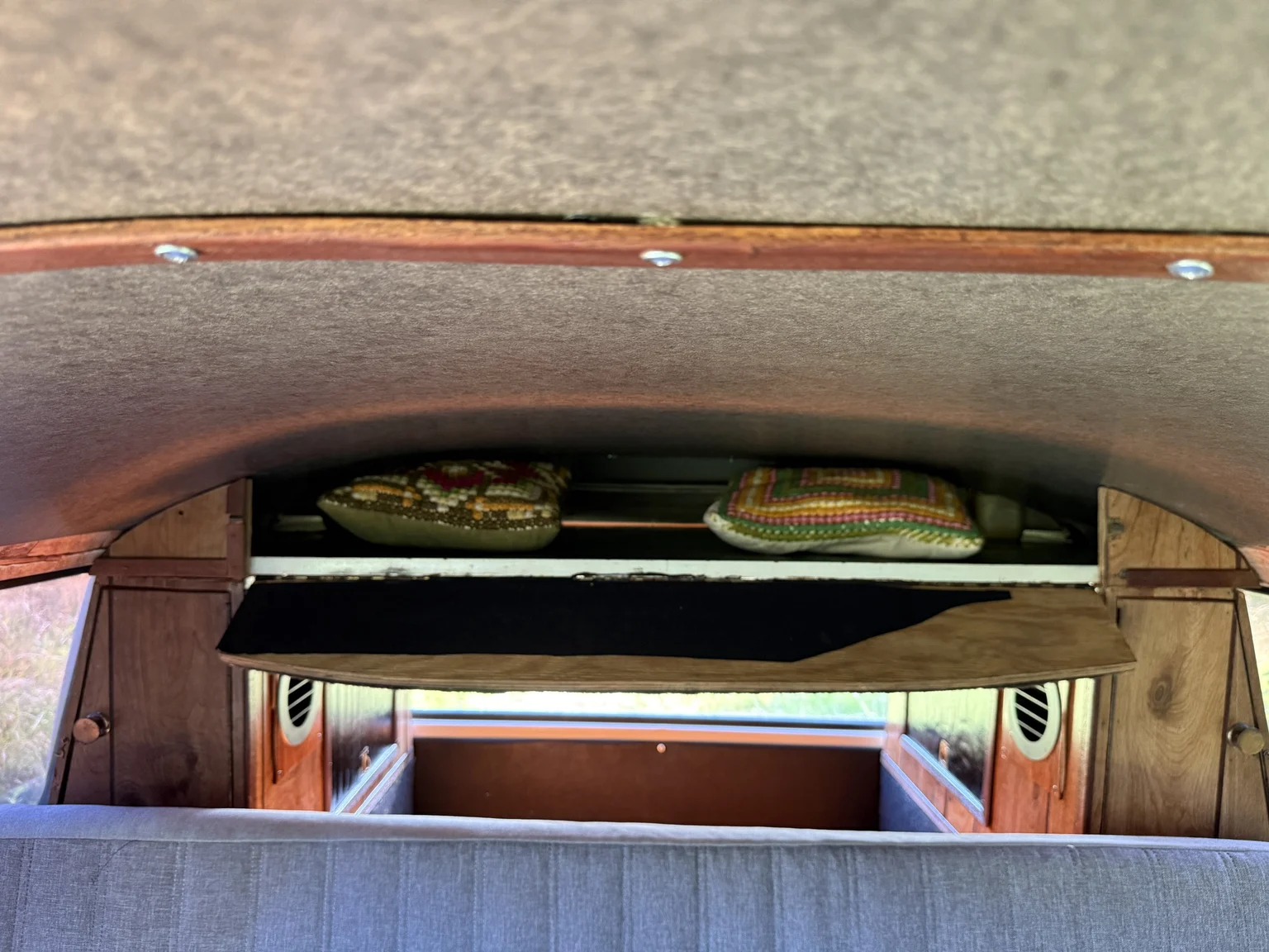 Innenraumfoto von 1975 Volkswagen Transporter Campervan (70)