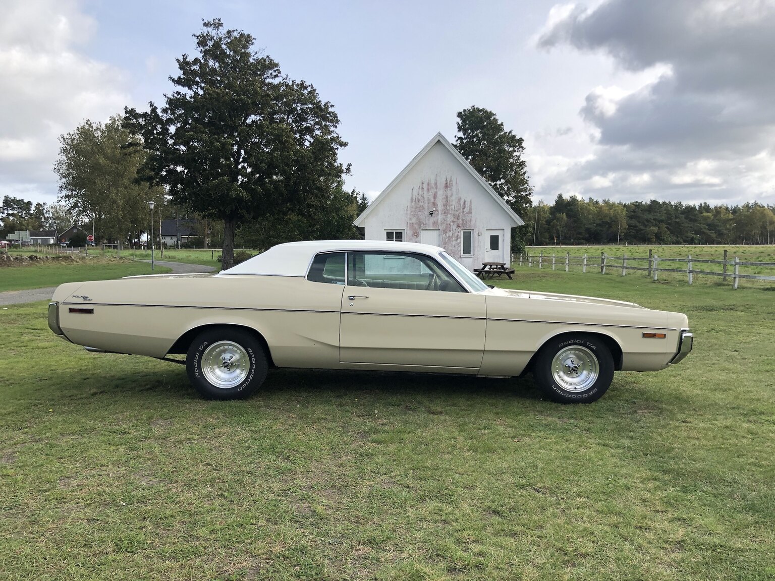 Exterior image of 1972 Dodge Polara Custom