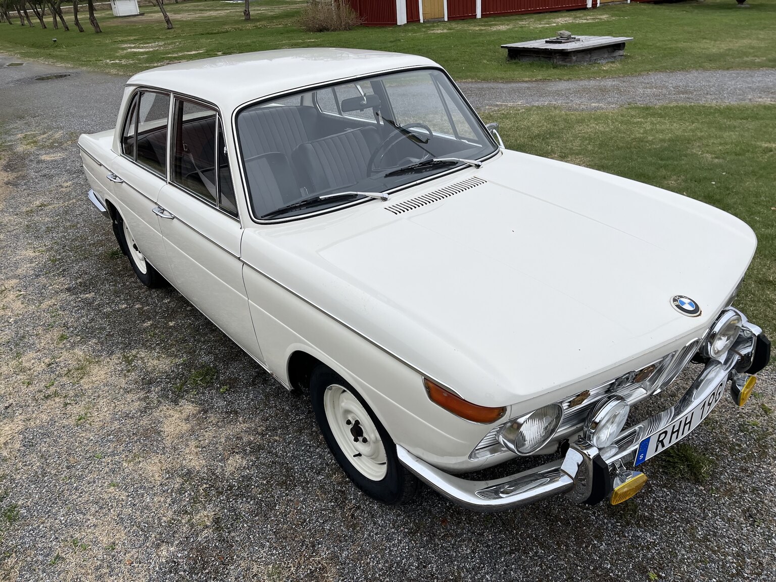 Exterior image of 1965 BMW 1800
