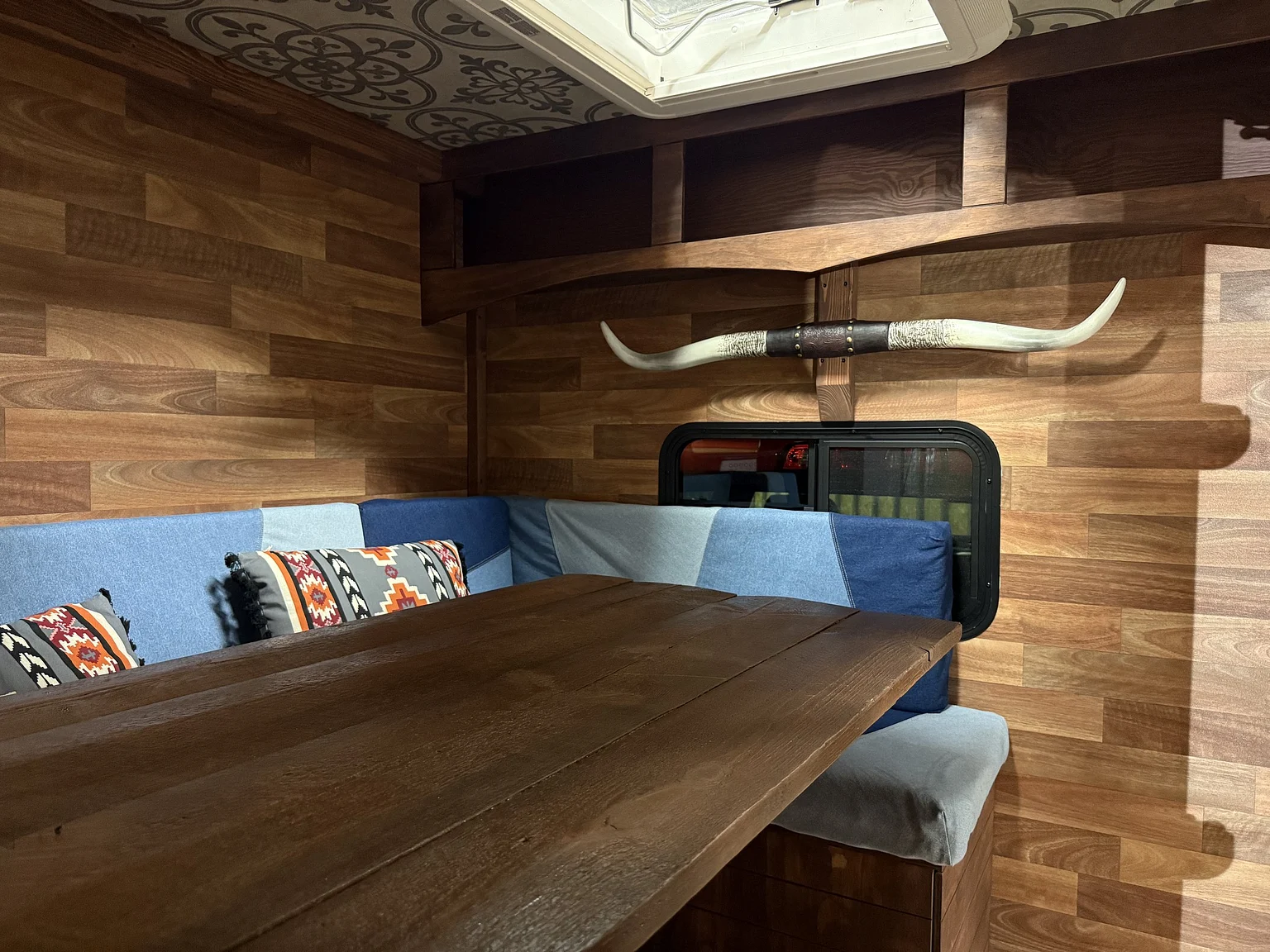 Interiörbild 2020 Dodge Ram 2500 Overland (57)