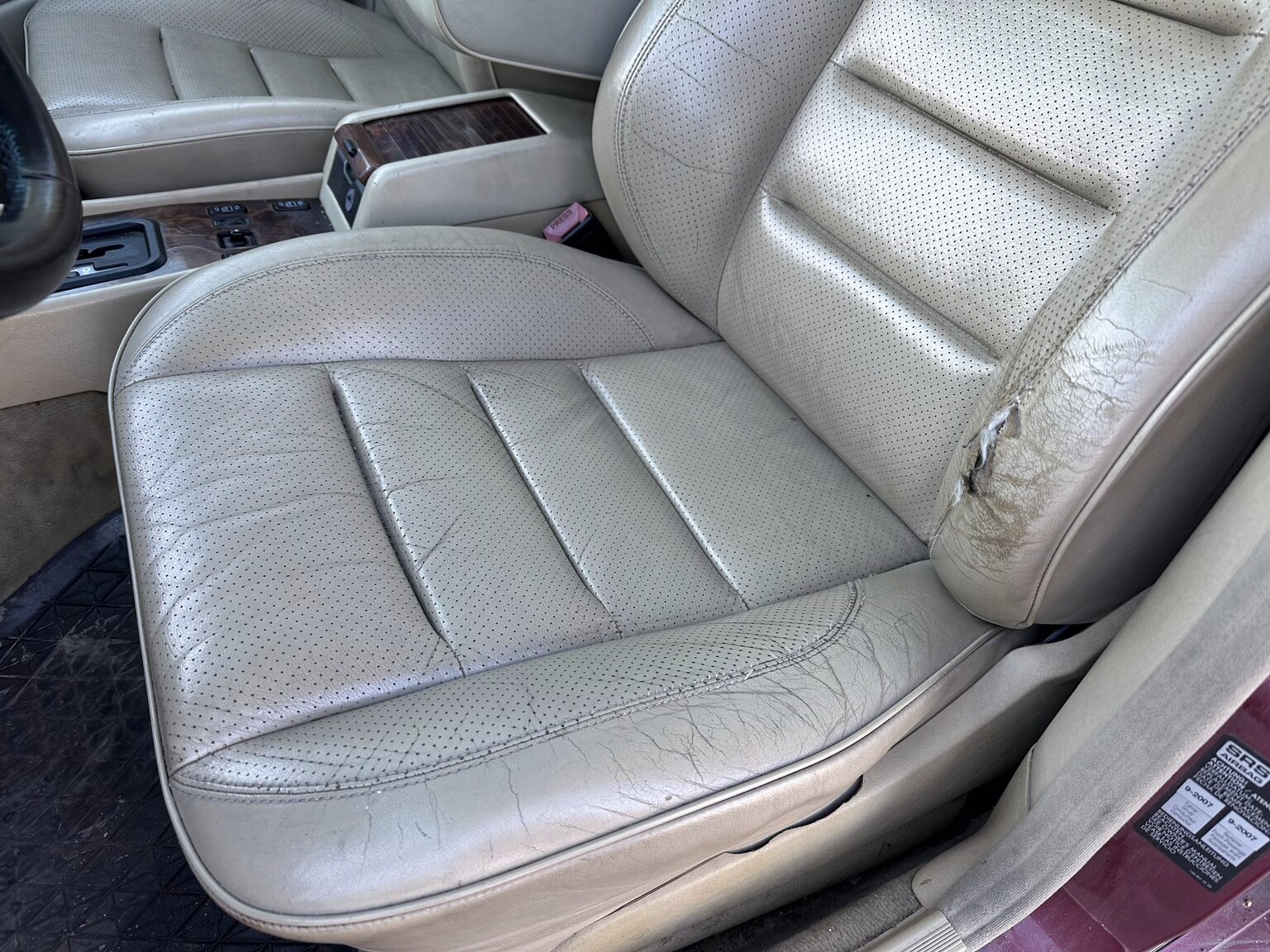 Interior image of 1992 Mercedes-Benz 300 TE-24