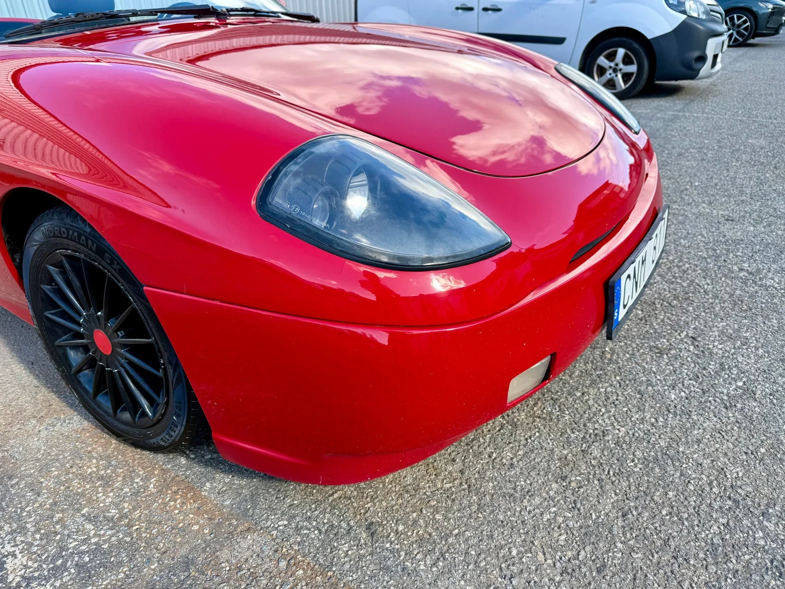 Exterior image of 1999 Fiat Barchetta cab. (12)