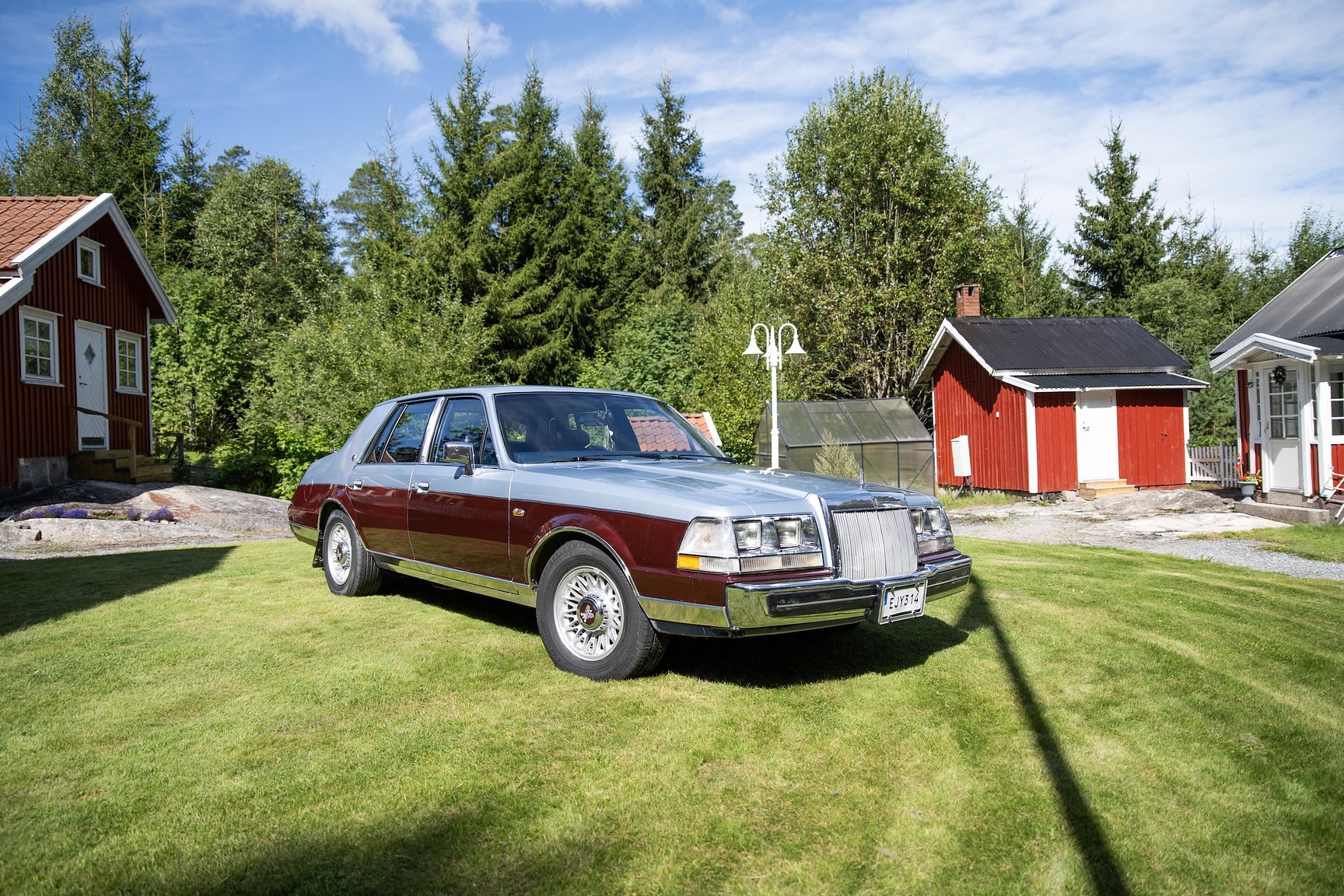 Exteriörbild på 1985 Lincoln Continental 5.0 V8 EFI