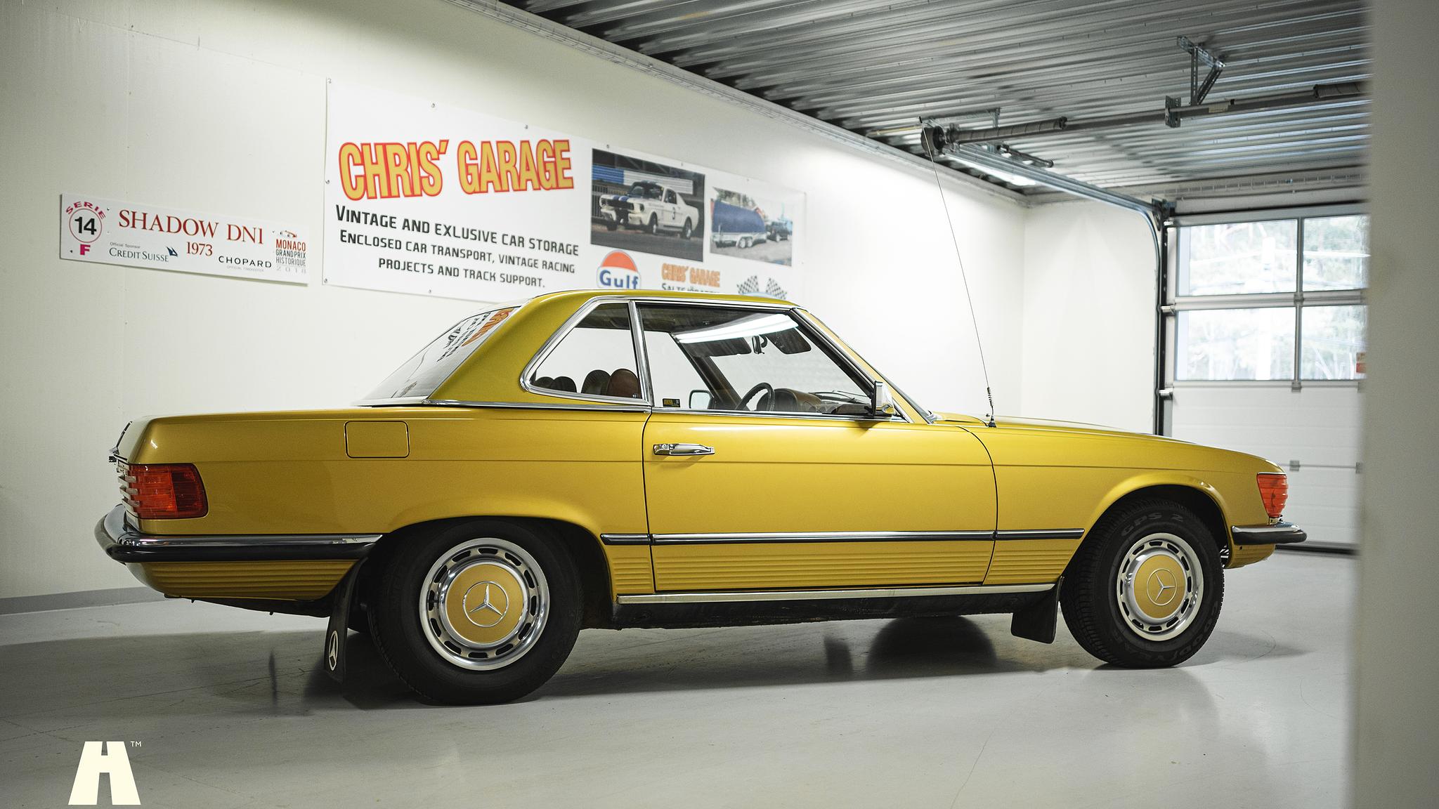 Exteriörbild på 1975 Mercedes SL 350