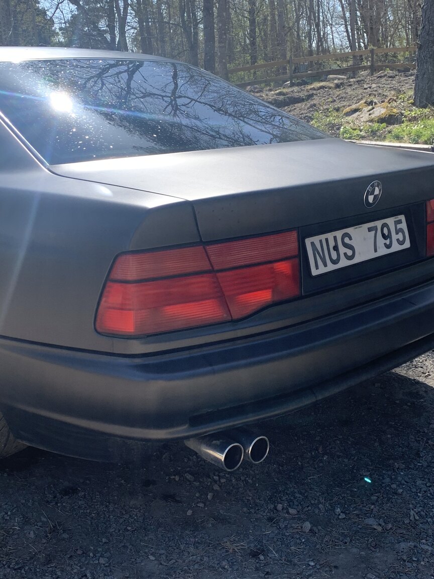 Exterior image of 1995 BMW 840i (44)