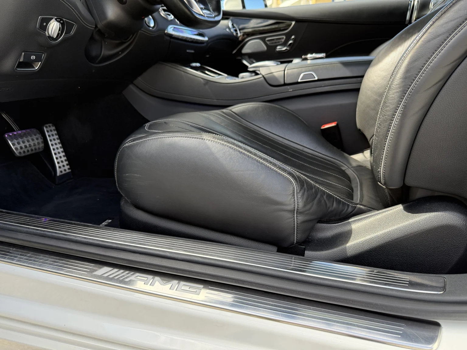 Innenraumfoto von 2016 Mercedes-Benz S 63 AMG 4MATIC (32)