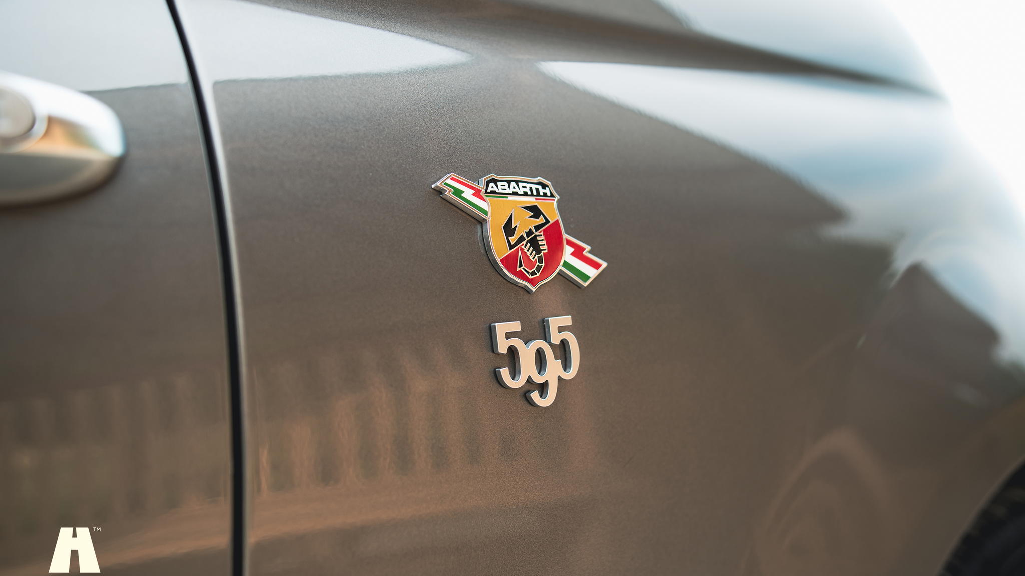 Exteriörbild på 2018 Abarth 595 Turismo CAB