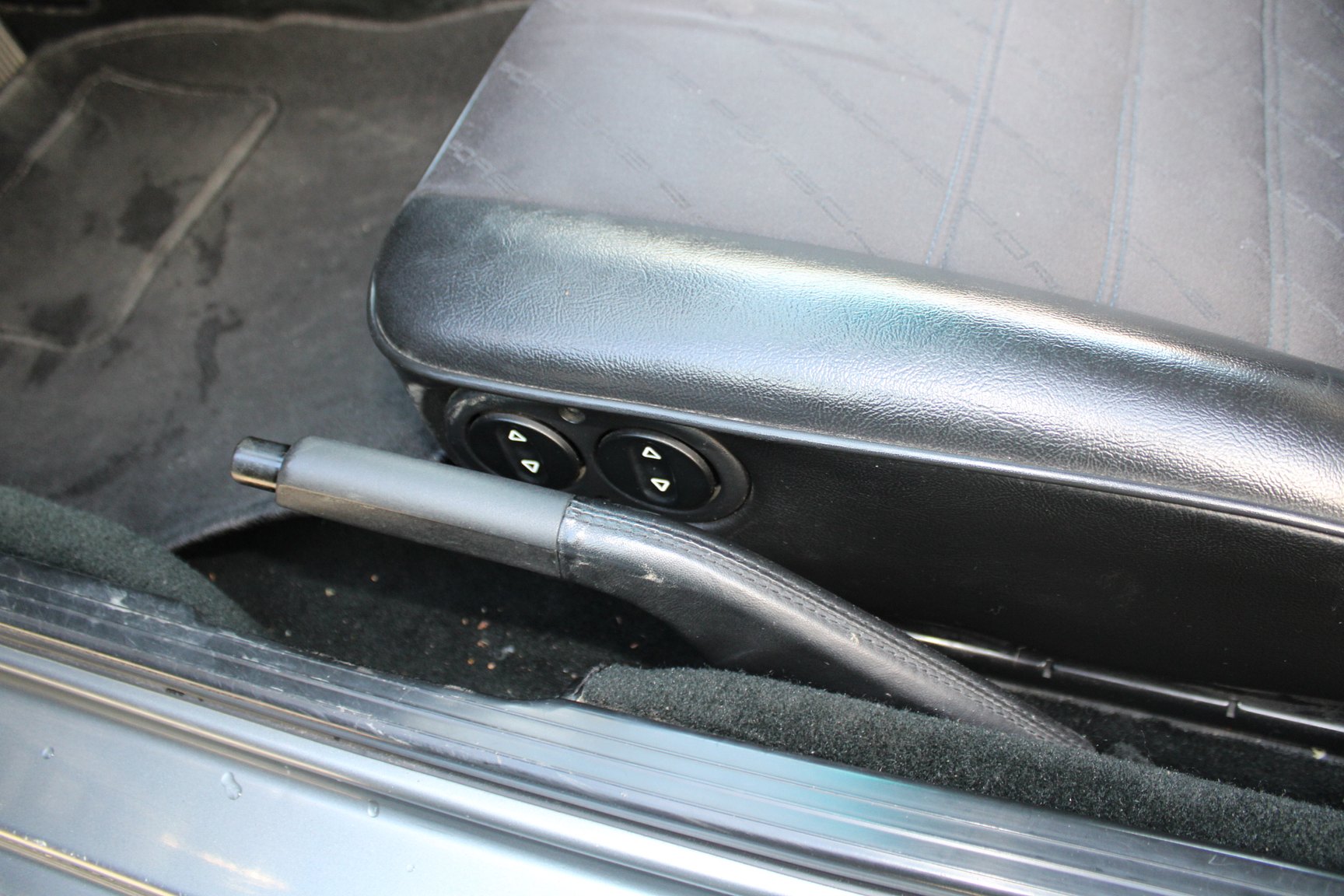 Interior image of 1991 PORSCHE 944 S2