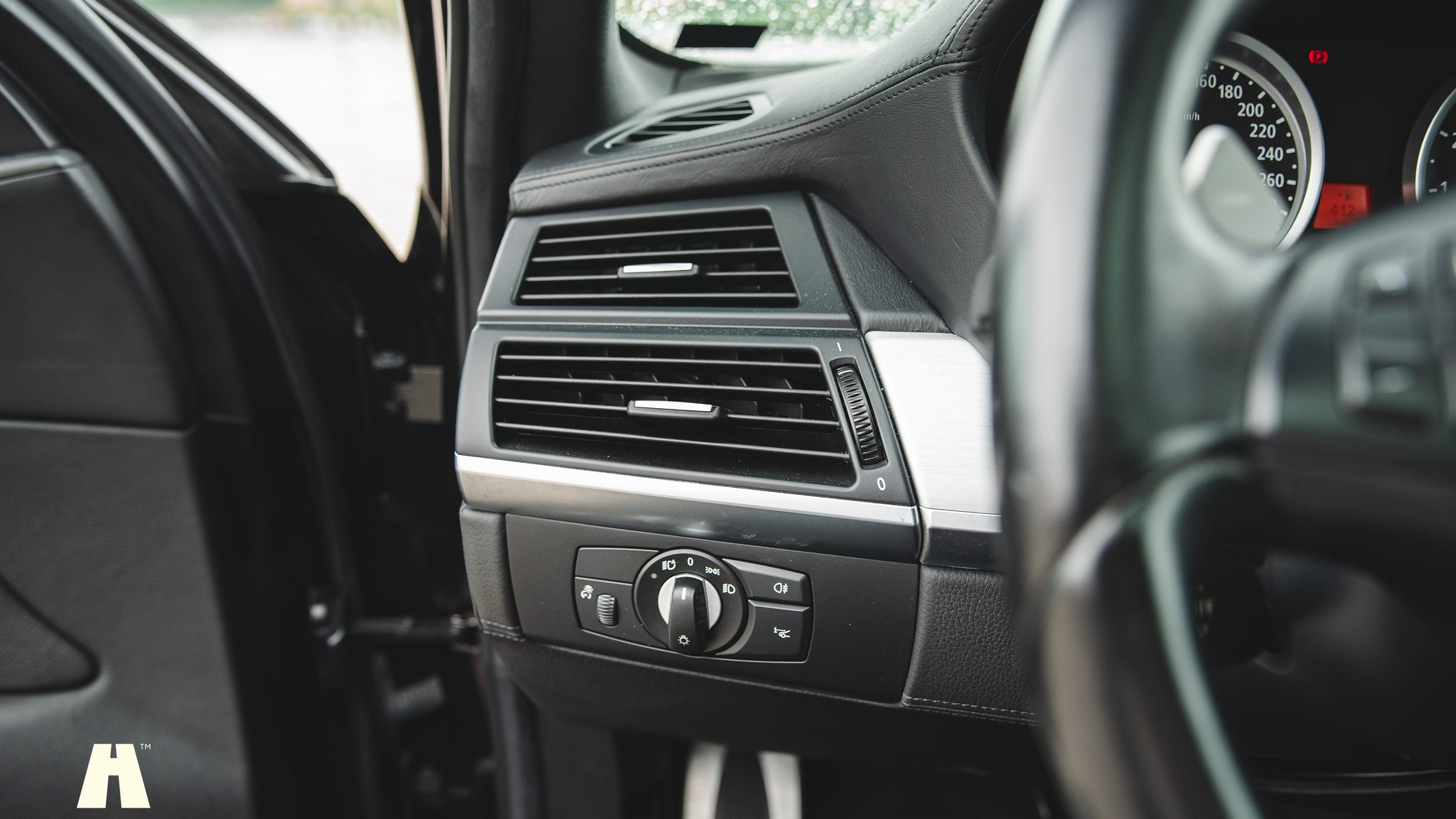 Interiörbild 2010 BMW X6 M Ferrita 555HK (13)