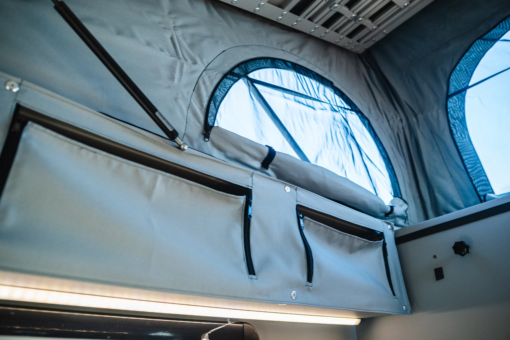 Interior image of 2025 Northea Trailer Expedition Crawler 458i Offgrid-Camper (32)