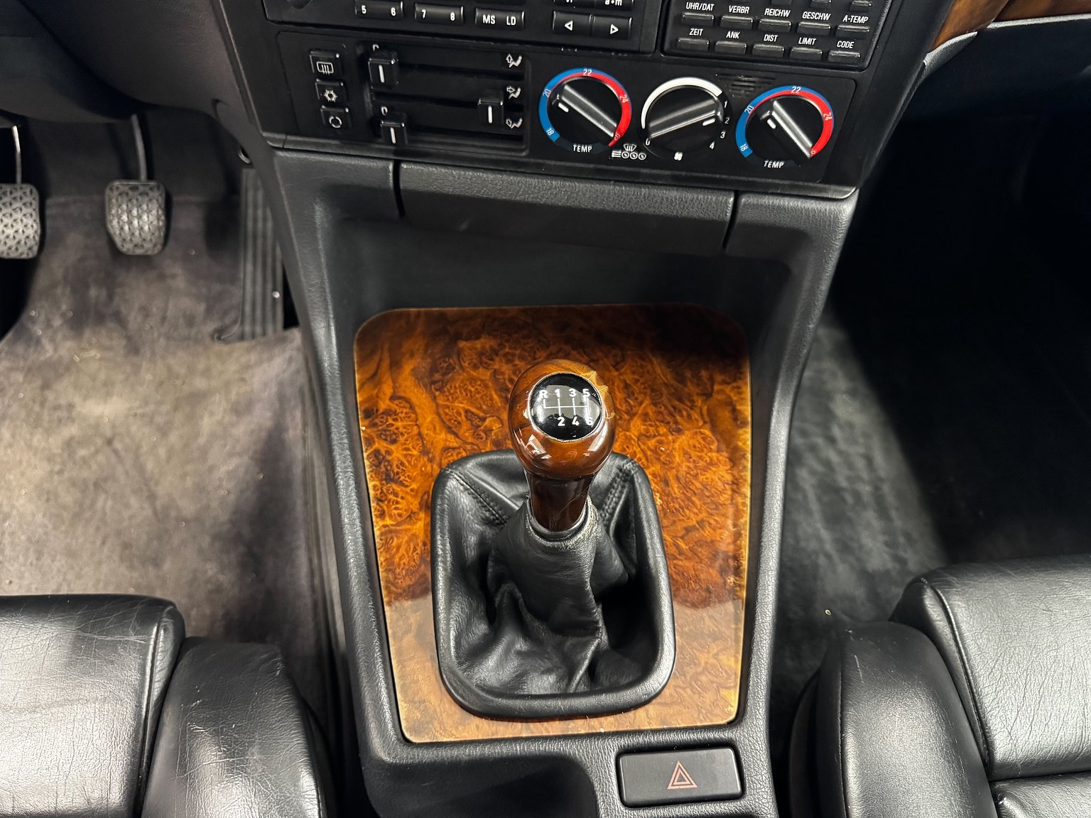 Interior image of 1995 BMW 540i Touring - NO RESERVE (10)